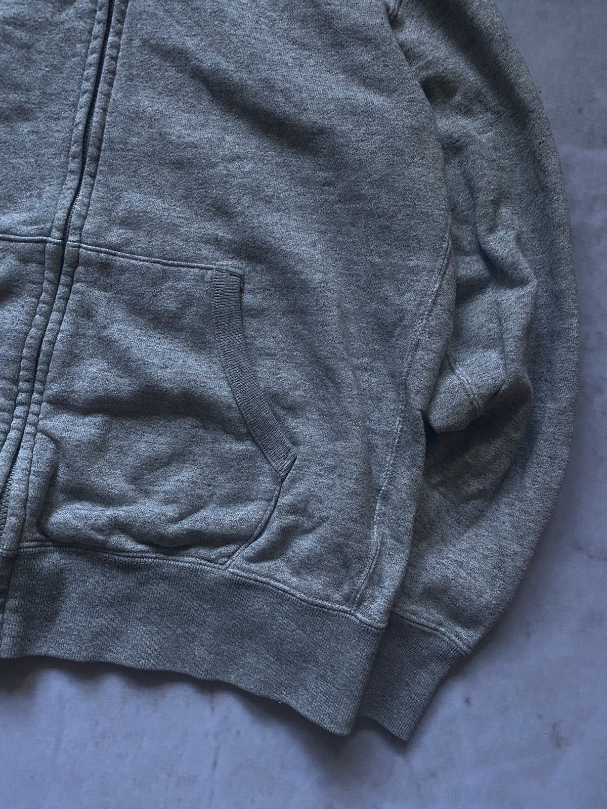 Japanese Brand × Uniqlo × Vintage Vintage Y2k 2000s Oversized Gray Basic Uniqlo Zip Up Hoodie Size US M / EU 48-50 / 2 - 3 Thumbnail