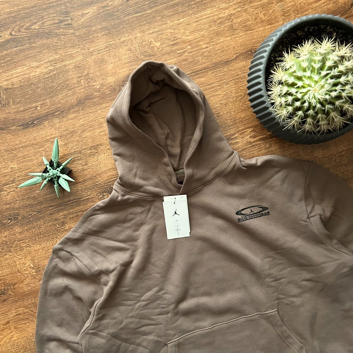 Jordan Brand × Travis Scott JORDAN X CACTUS JACK (Travis Scott) HOODIE BRAND NEW!!! Size US L / EU 52-54 / 3 - 3 Thumbnail