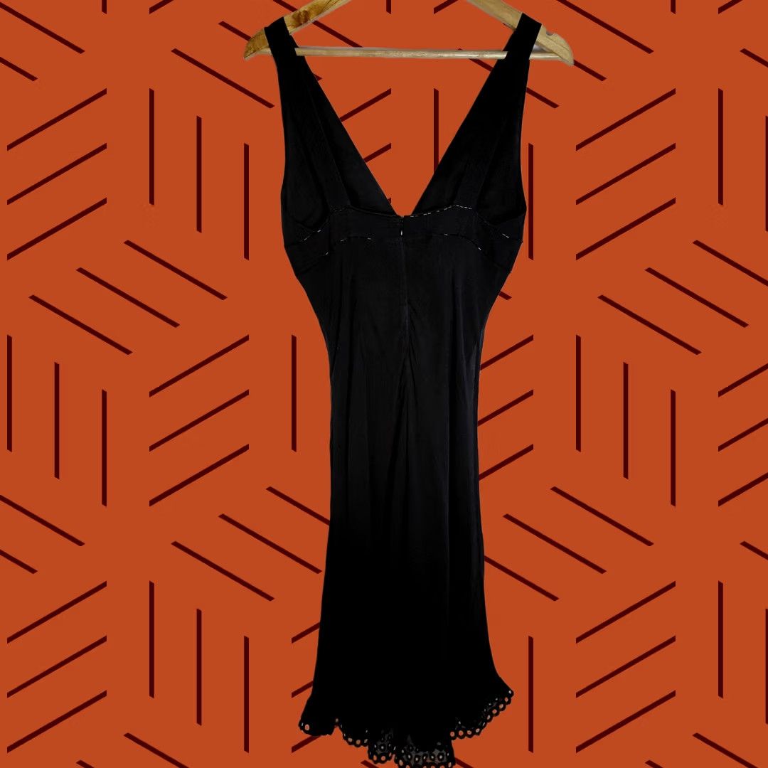 Vintage TED BAKER LONDON Sleeveless Dress V-Neck Black Knee Length Womens Size 2 Polyester Solid Lace NWT Size XS / US 0-2 / IT 36-38 - 1 Thumbnail