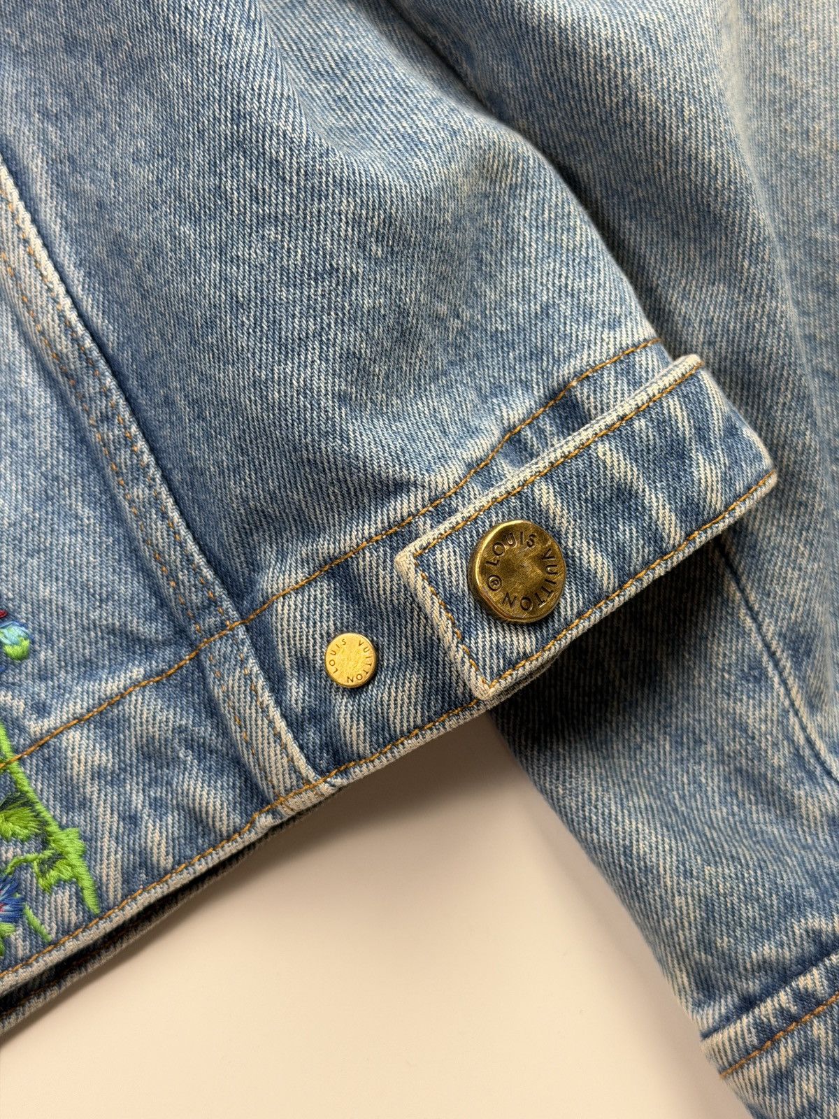 Louis Vuitton SS22 FLORAL EMBROIDERED DENIM JACKET Size US L / EU 52-54 / 3 - 8 Thumbnail