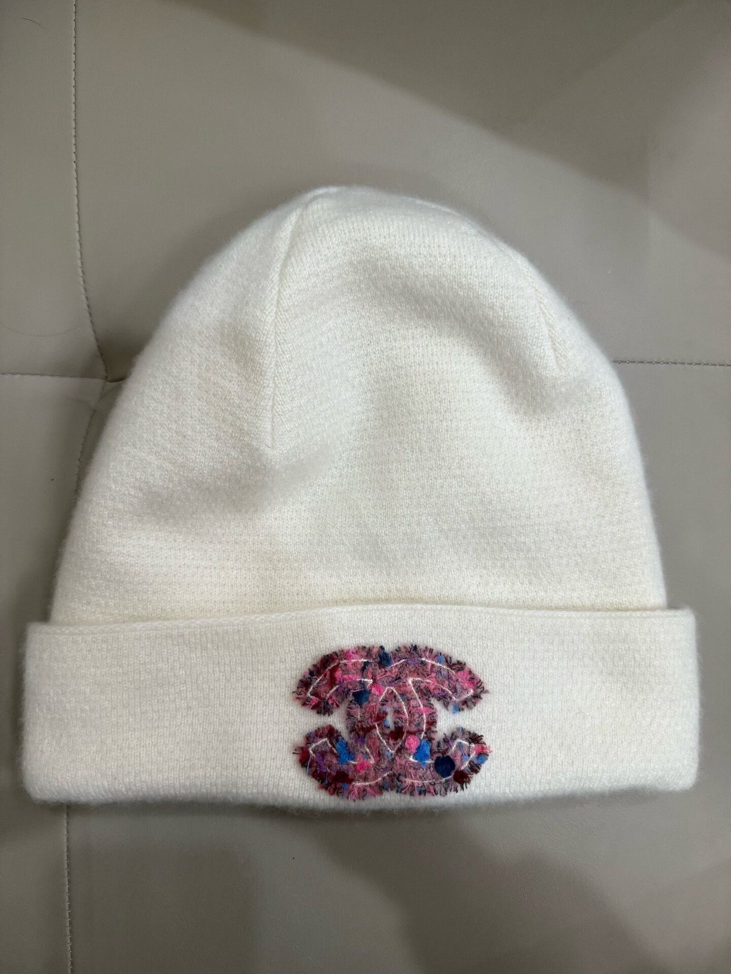 Chanel Chanel White Cashmere Knit Hat Size ONE SIZE - 1 Thumbnail