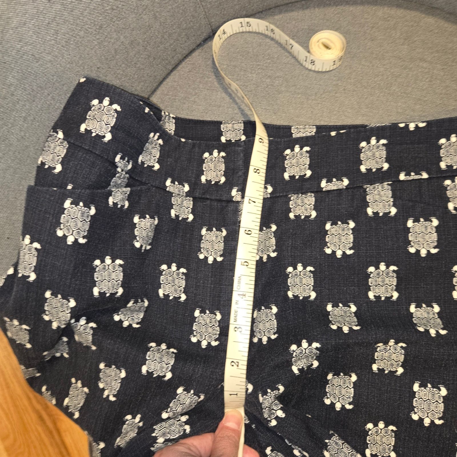 Loft Ann Taylor Loft turtle print The Riveria Short sz 2 Size 26" / US 2 / IT 38 - 5 Thumbnail