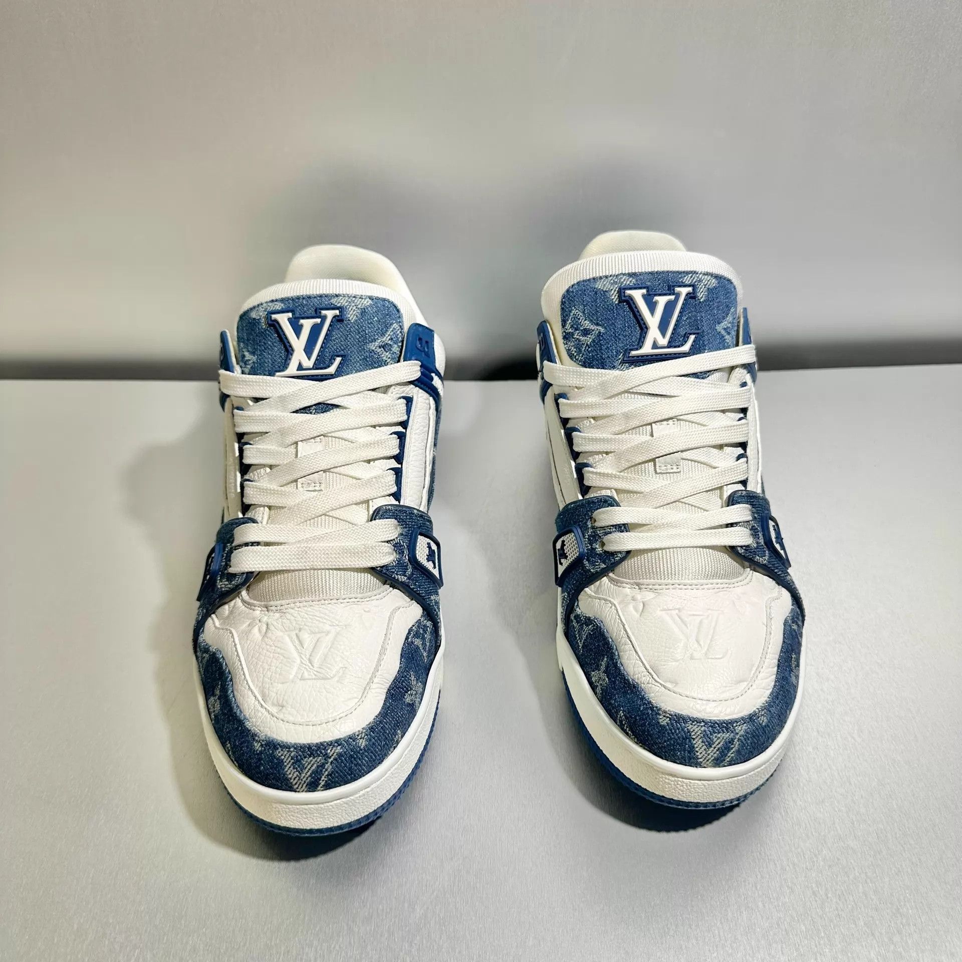 Louis Vuitton Louis Vuitton Trainer White Blue Denim 7.5/41.5 Mint Size US 8.5 / EU 41-42 - 2 Thumbnail