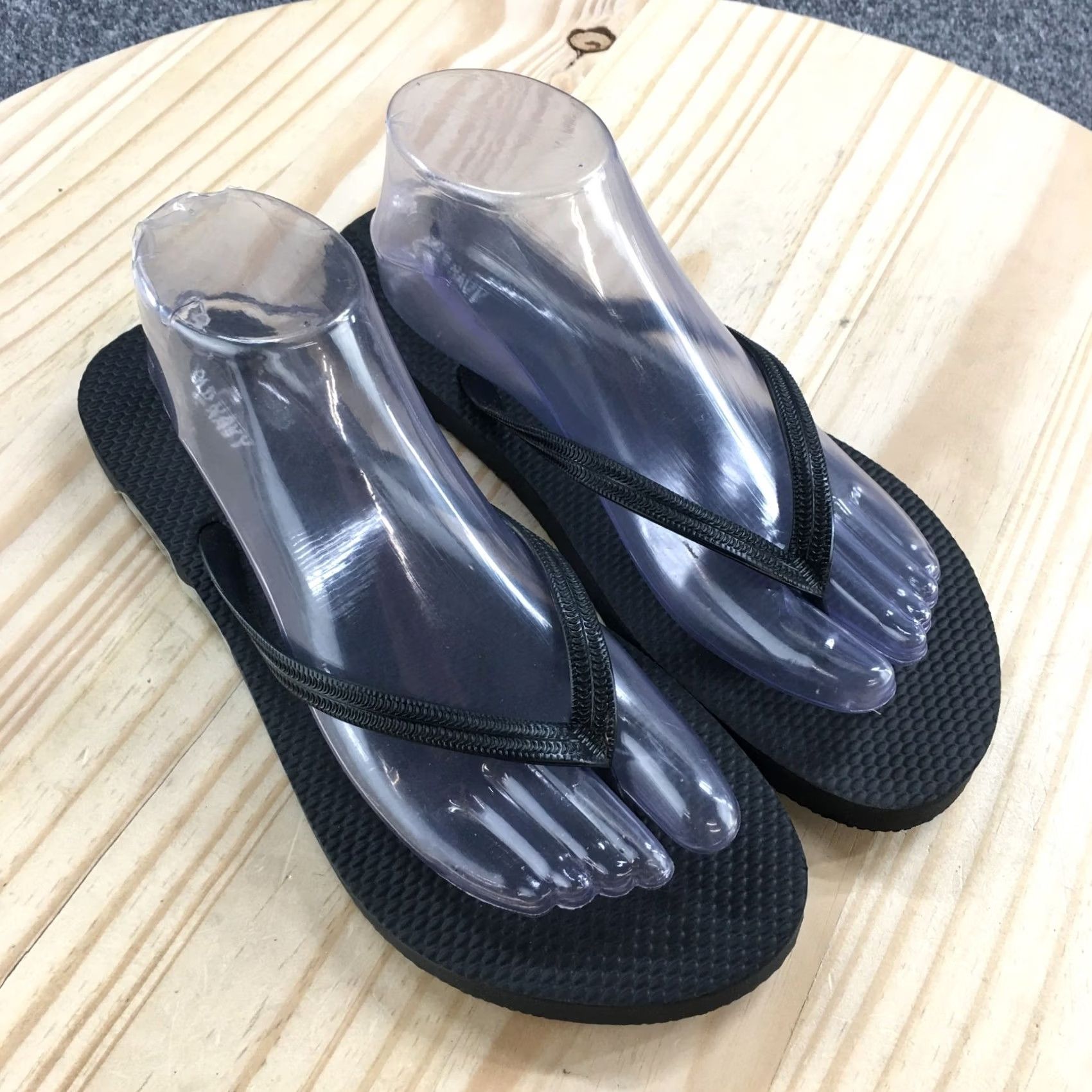 Old Navy Old Navy Sandals Womens 10 Flip Flop Black Toe-Post Comfort Casual Low Top NEW Size L / US 10 / IT 46 - 3 Thumbnail