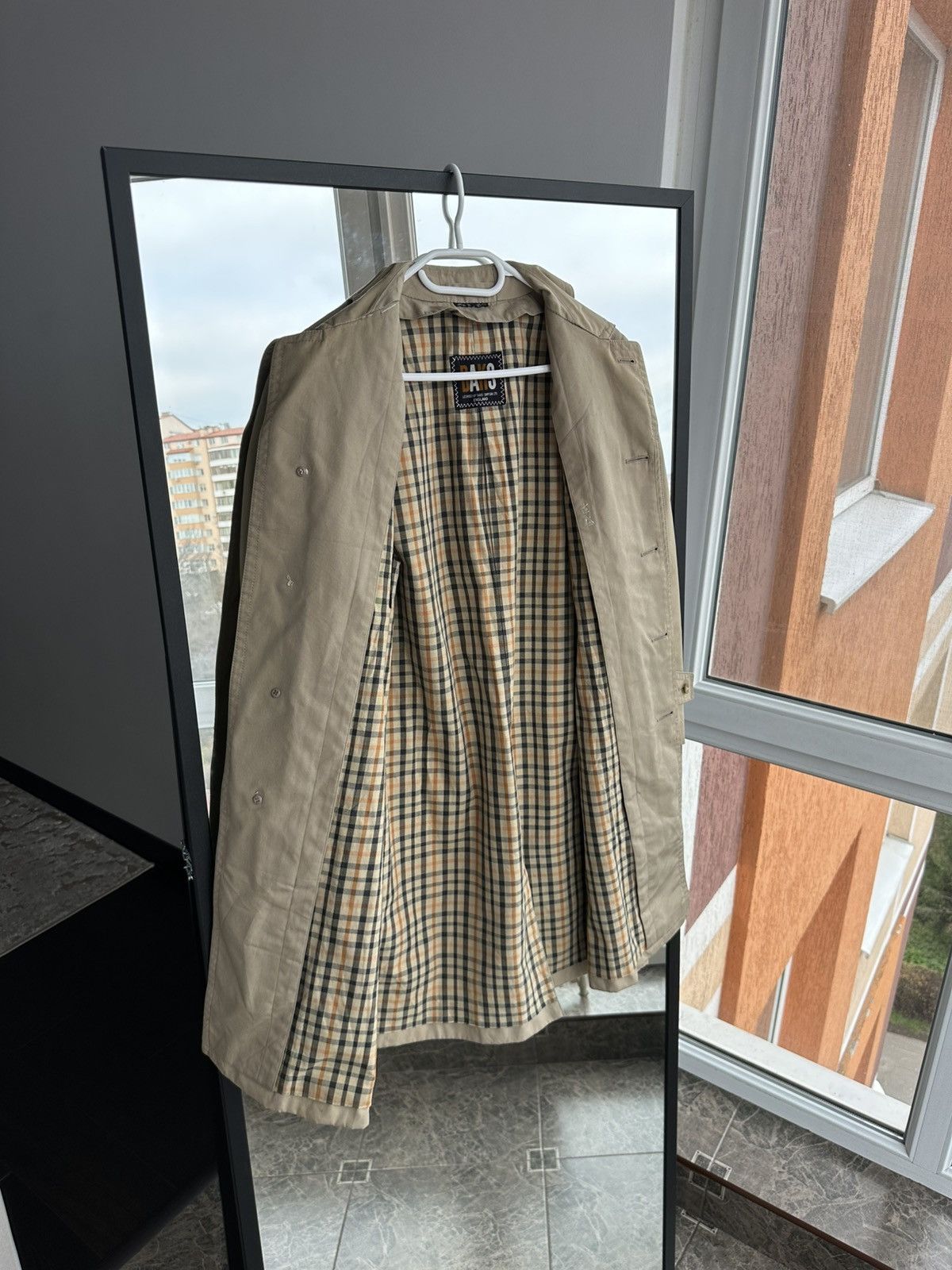 DAKS Vintage DAKS Beige Trench Coat with Check LiningJapan Market Size US M / EU 48-50 / 2 - 6 Thumbnail