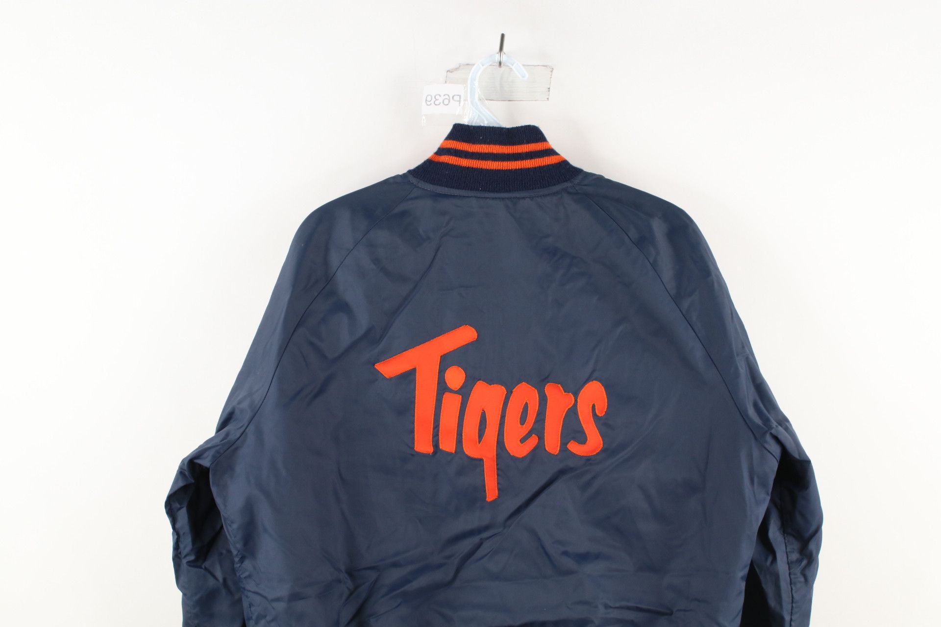 Vintage Vintage 80s Lined Detroit Tigers Baseball Bomber Jacket USA Size US L / EU 52-54 / 3 - 15 Thumbnail