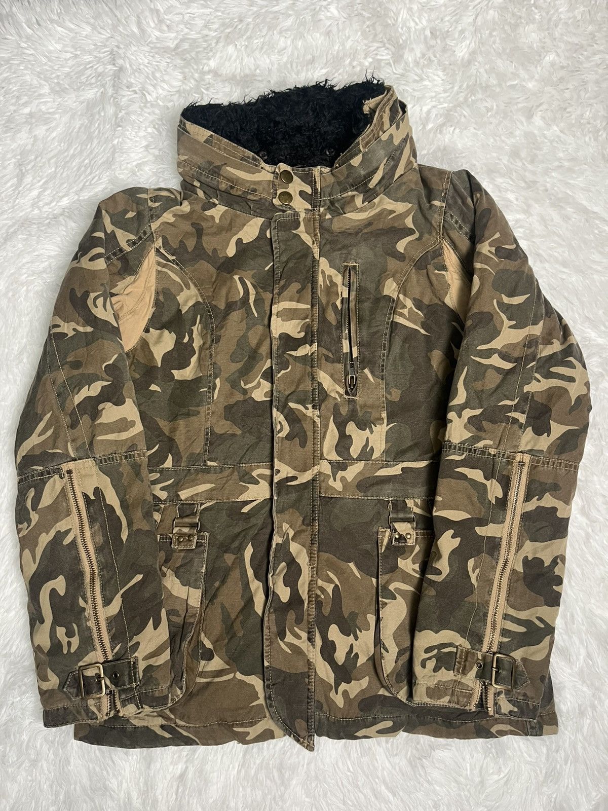 Japanese Brand 2000s Japanese Brand AR bono fur jacket military Size US L / EU 52-54 / 3 - 1 Thumbnail