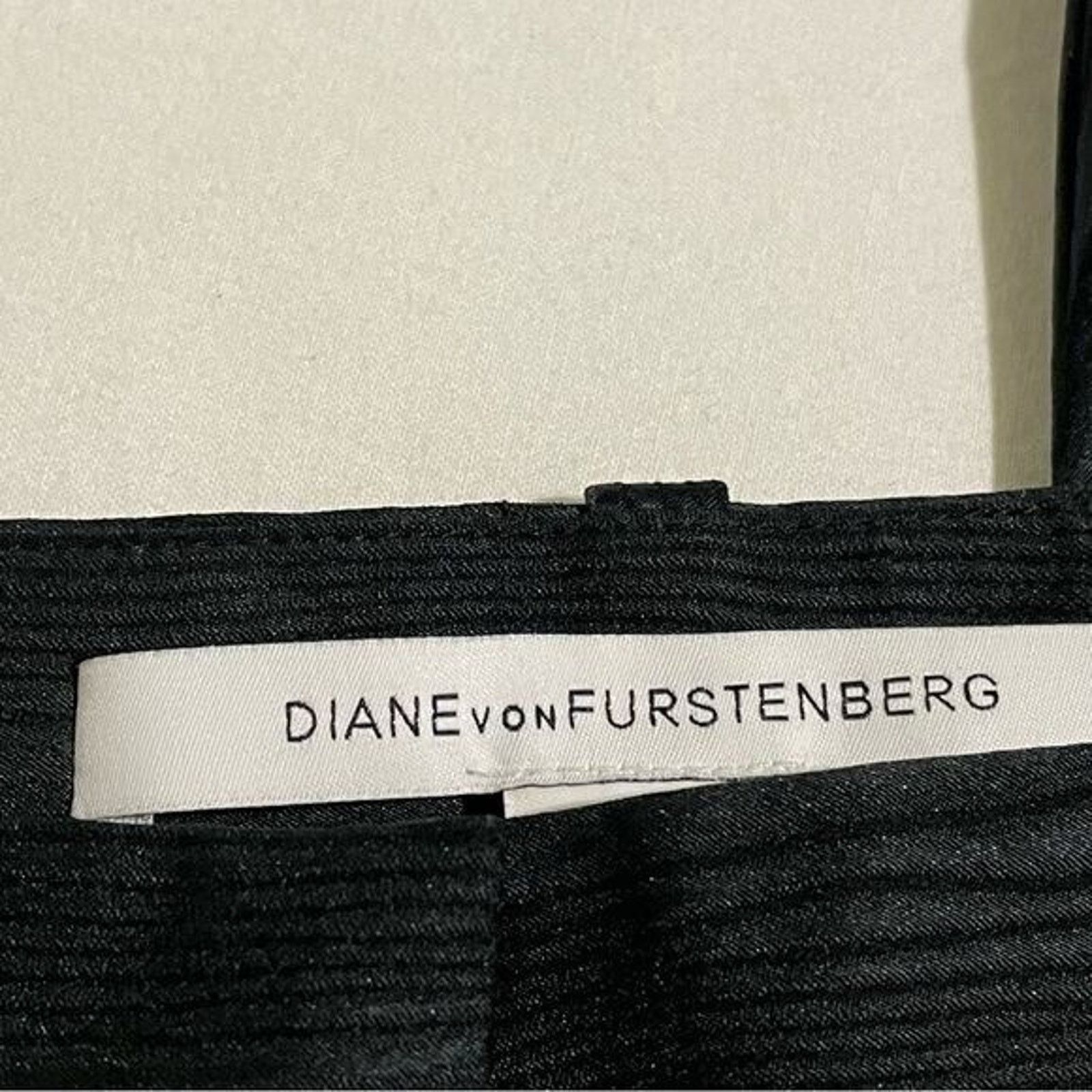 Diane von Furstenberg Diane von Furstenberg Pants Black Staple Textured Size 4 Size 27" / US 4 / IT 40 - 3 Thumbnail