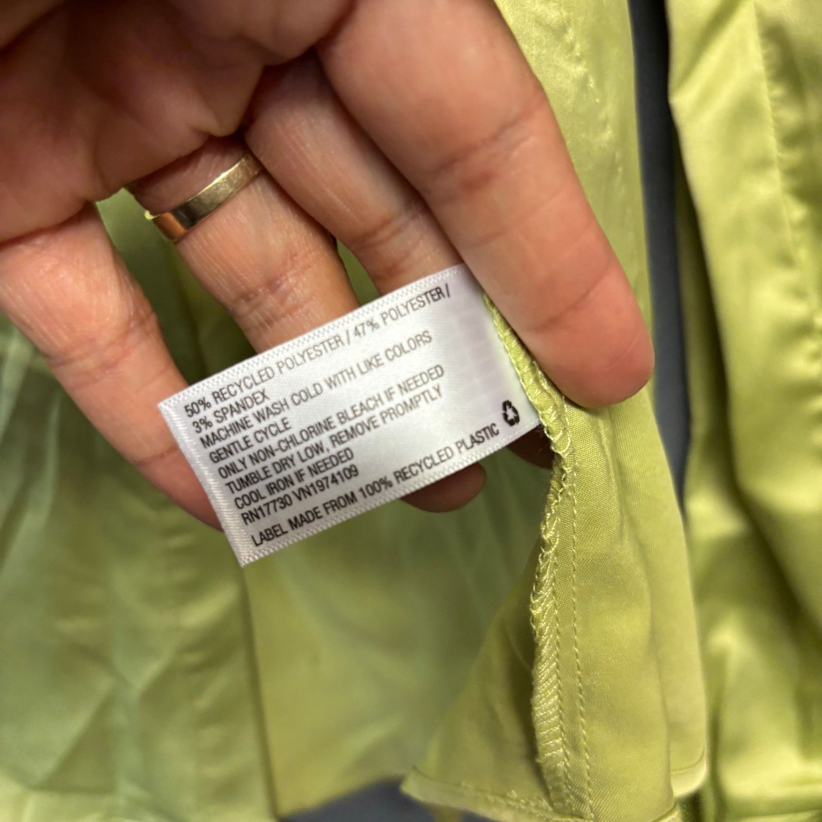 Other Wild Fable Satin Button Down Lime Green Blouse Size Small Size S / US 4 / IT 40 - 7 Thumbnail