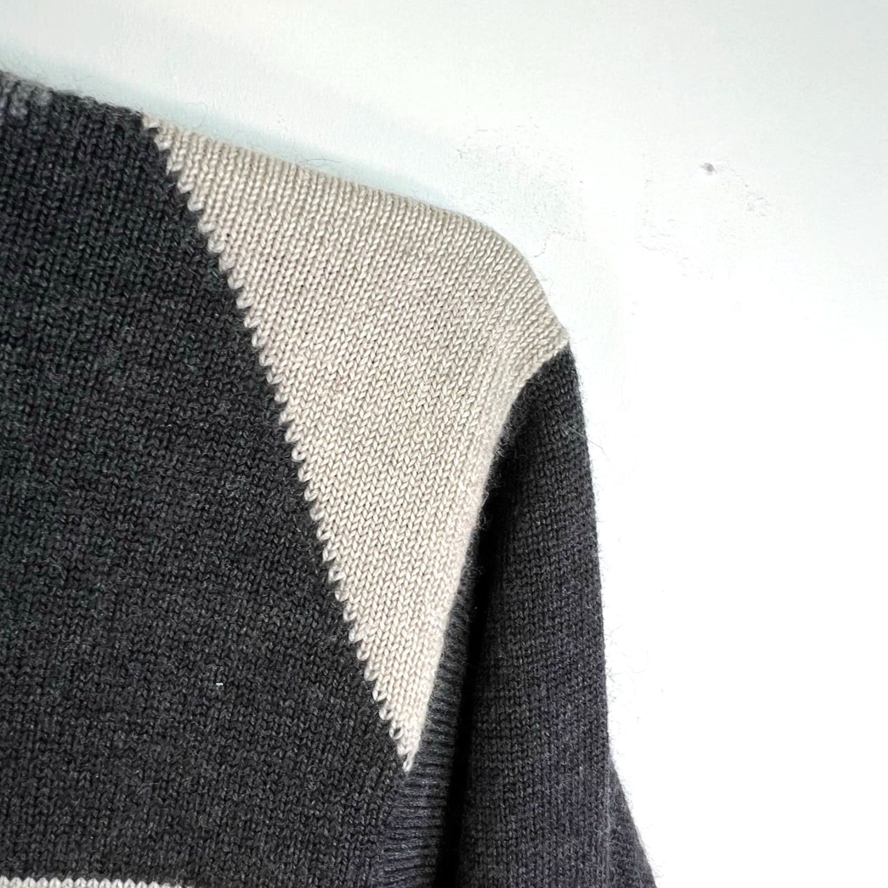 Pringle Of Scotland VINTAGE Pringle of Scotland Argyle Sweater Men’s L Gray Black 100% Lambswool Pullover Knit Large Size Mens Size US L / EU 52-54 / 3 - 2 Thumbnail