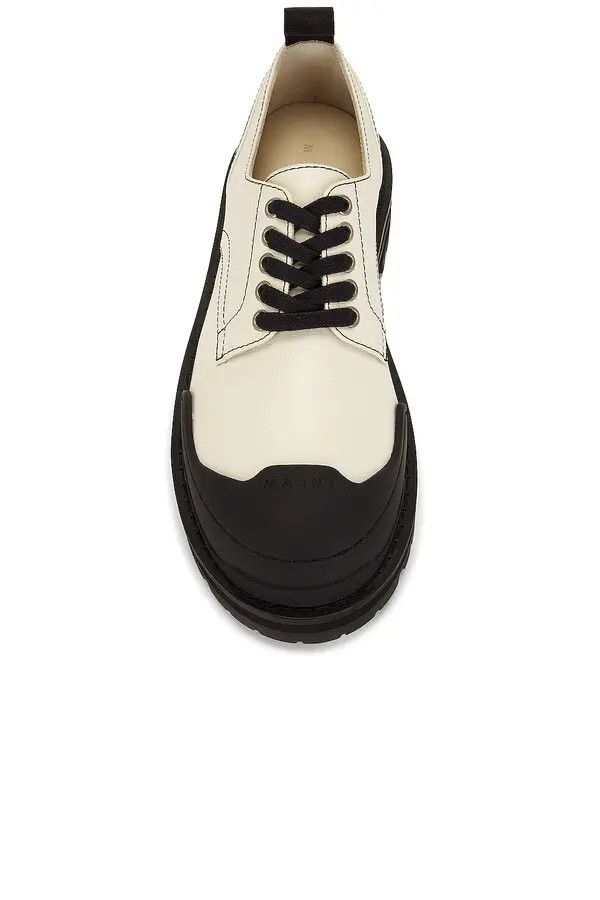 o1w1db11225 Dada Derby Shoes in White/Black
