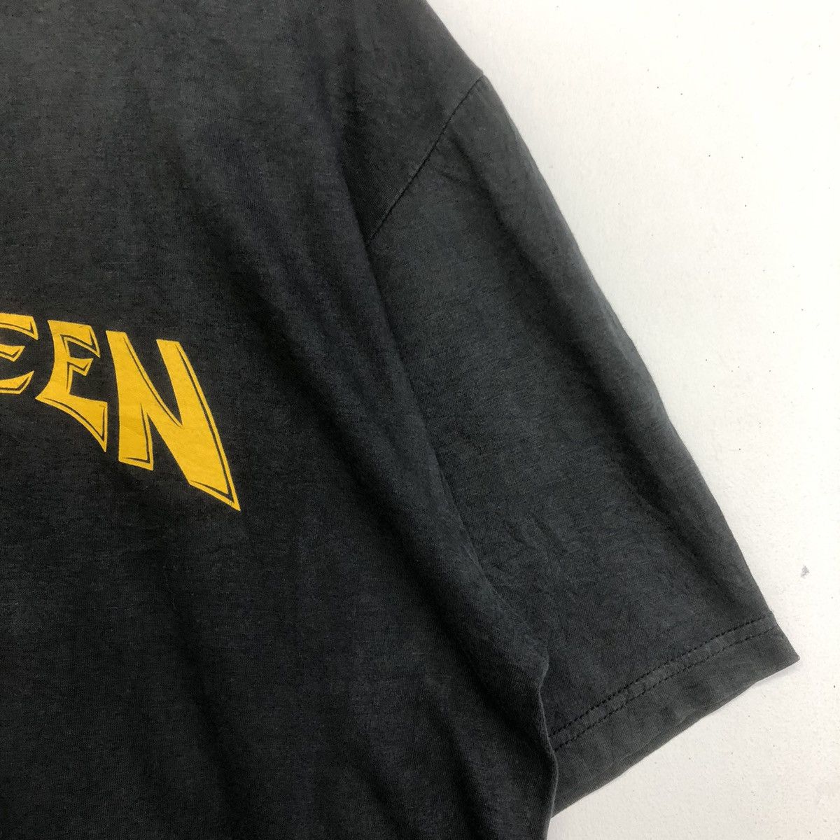 Band Tees HELLOWEEN 1987 VINTAGE BAND TOUR TSHIRT Size US M / EU 48-50 / 2 - 6 Thumbnail