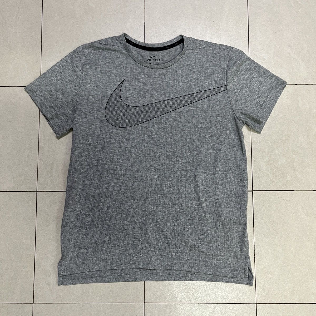 Nike × Vintage Nike Logo Dri Fit T Shirt Size US S / EU 44-46 / 1 - 2 Thumbnail