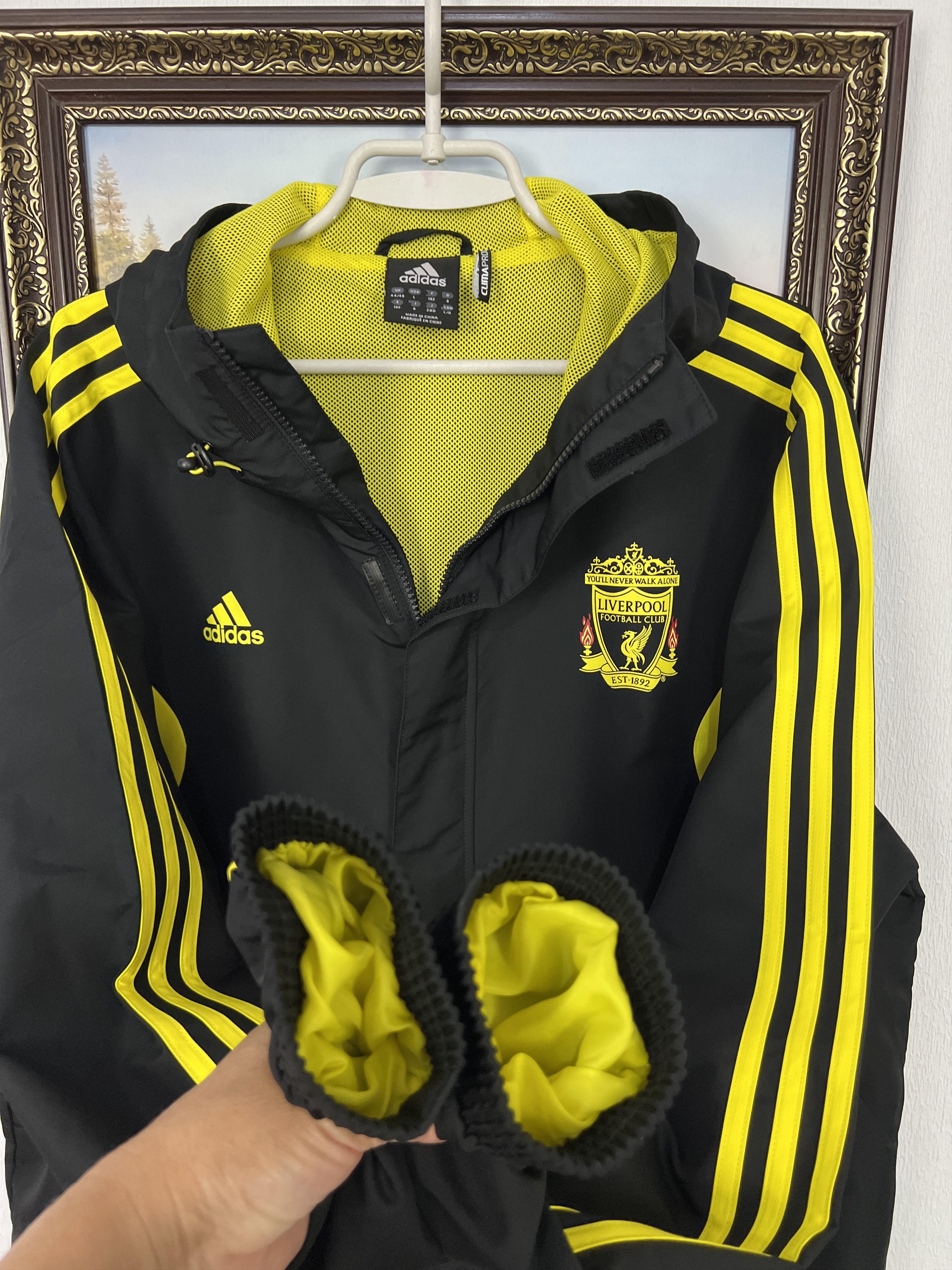 Adidas Vintage Adidas Liverpool Football Jacket Soccer Hooded Size US L / EU 52-54 / 3 - 8 Thumbnail