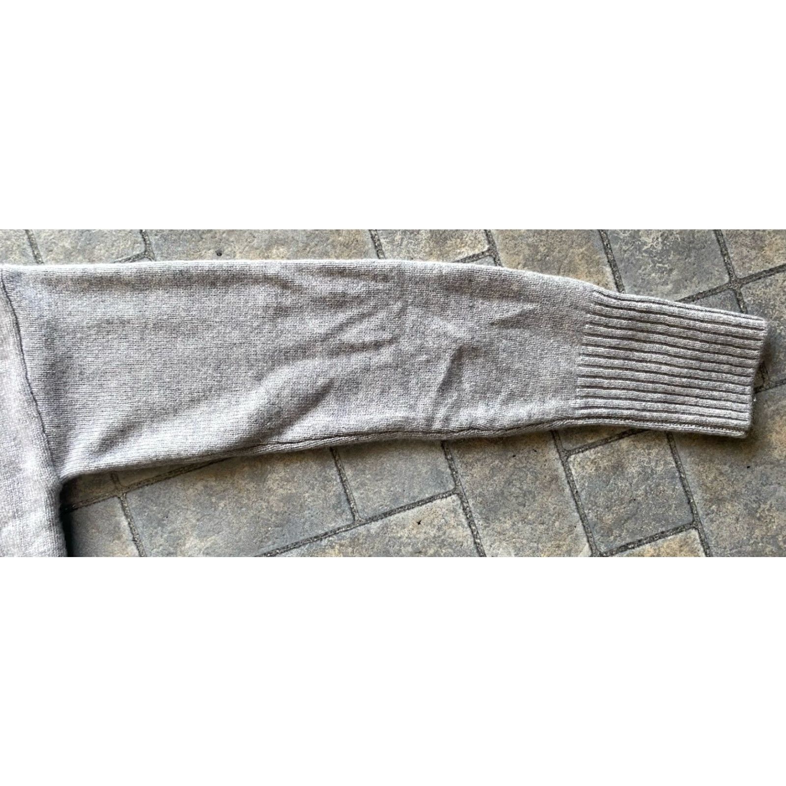 Banana Republic VINTAGE Banana Republic WOMENS XS 100% Cashmere Polo Sweater Light Grey NWT 00 Size XS / US 0-2 / IT 36-38 - 6 Thumbnail