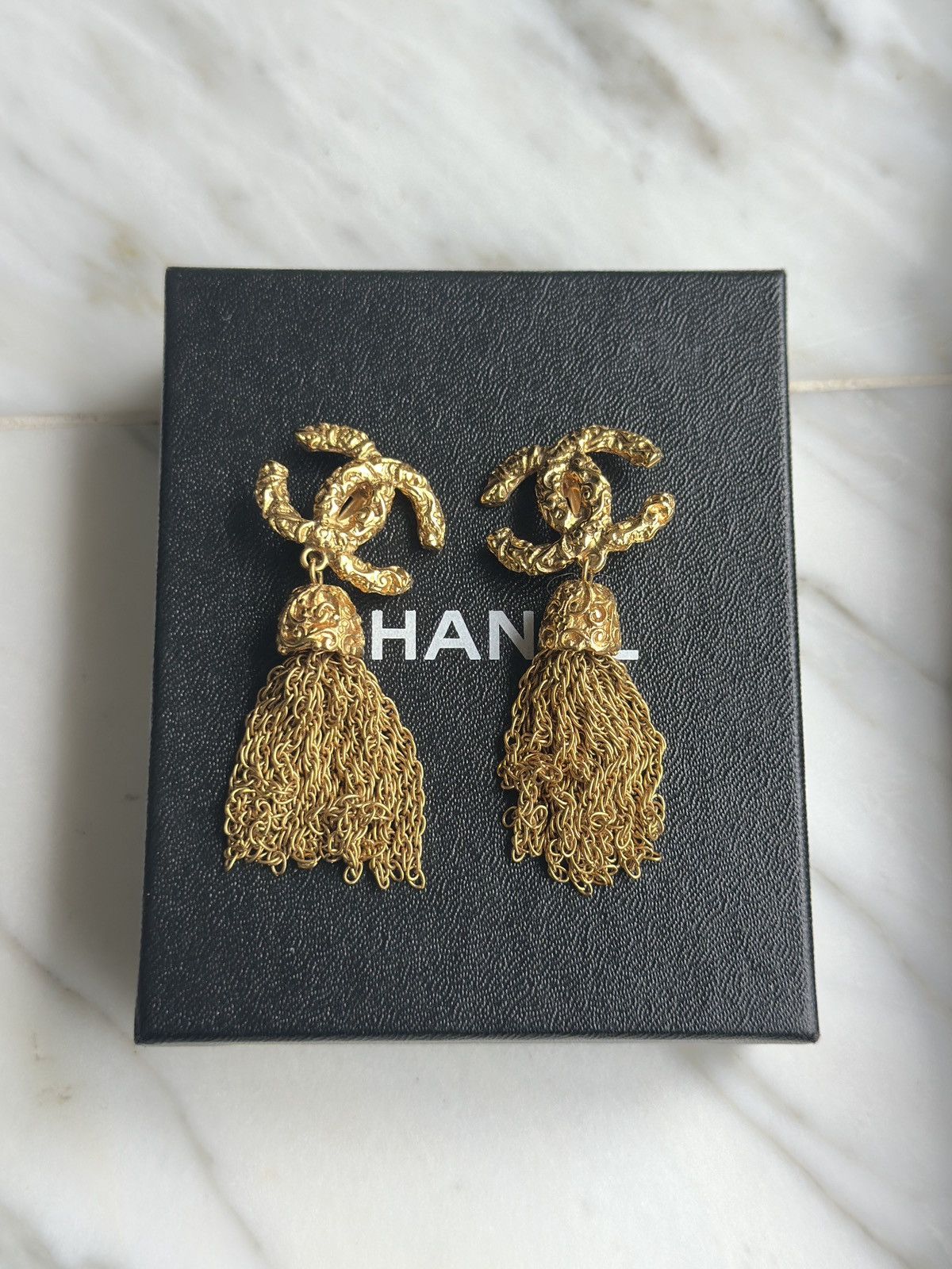 Chanel × Vintage 1990s vintage runway Chanel clip earrings Size ONE SIZE - 1 Thumbnail
