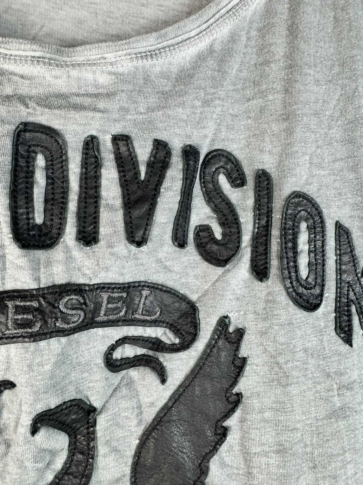 Diesel Vintage Y2K Diesel Leather patches Logo T-shirt Size US L / EU 52-54 / 3 - 5 Thumbnail