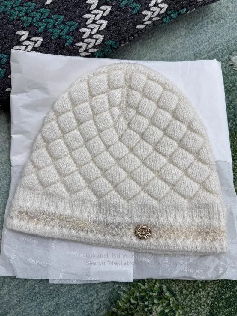 Chanel Chanel 26C new white cashmere knitted cold hat Size ONE SIZE - 1 Thumbnail