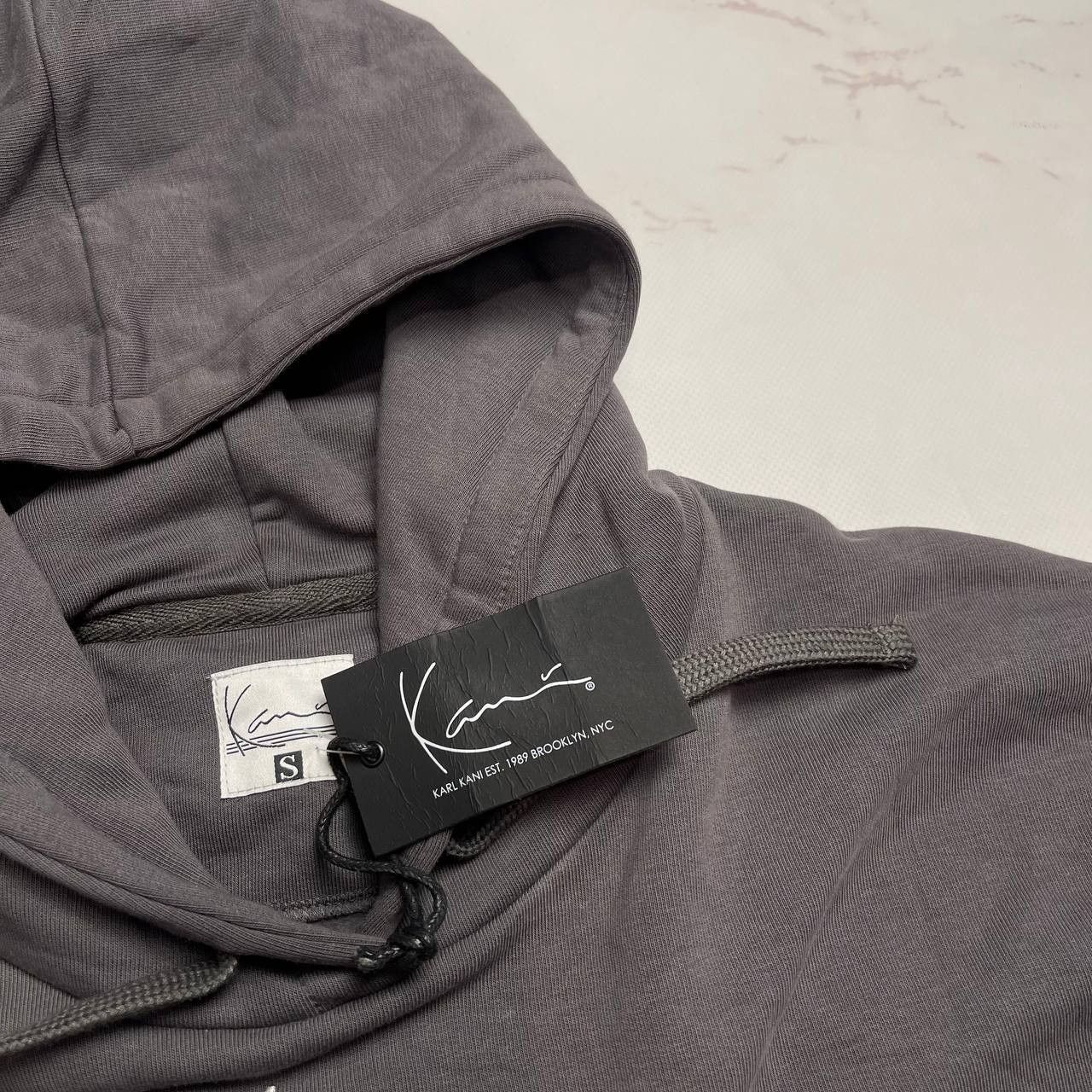 Karl Kani Karl Kani SIGNATURE HOODIE Size S rap skate cropped down Size US S / EU 44-46 / 1 - 6 Thumbnail