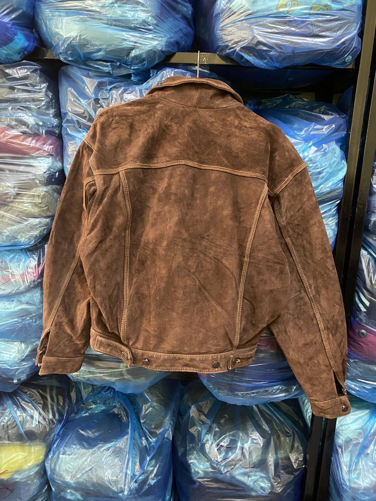 Strawberry Vintage Strawberry USA Brown Suede Leather Trucker Jacket Size US L / EU 52-54 / 3 - 10 Thumbnail