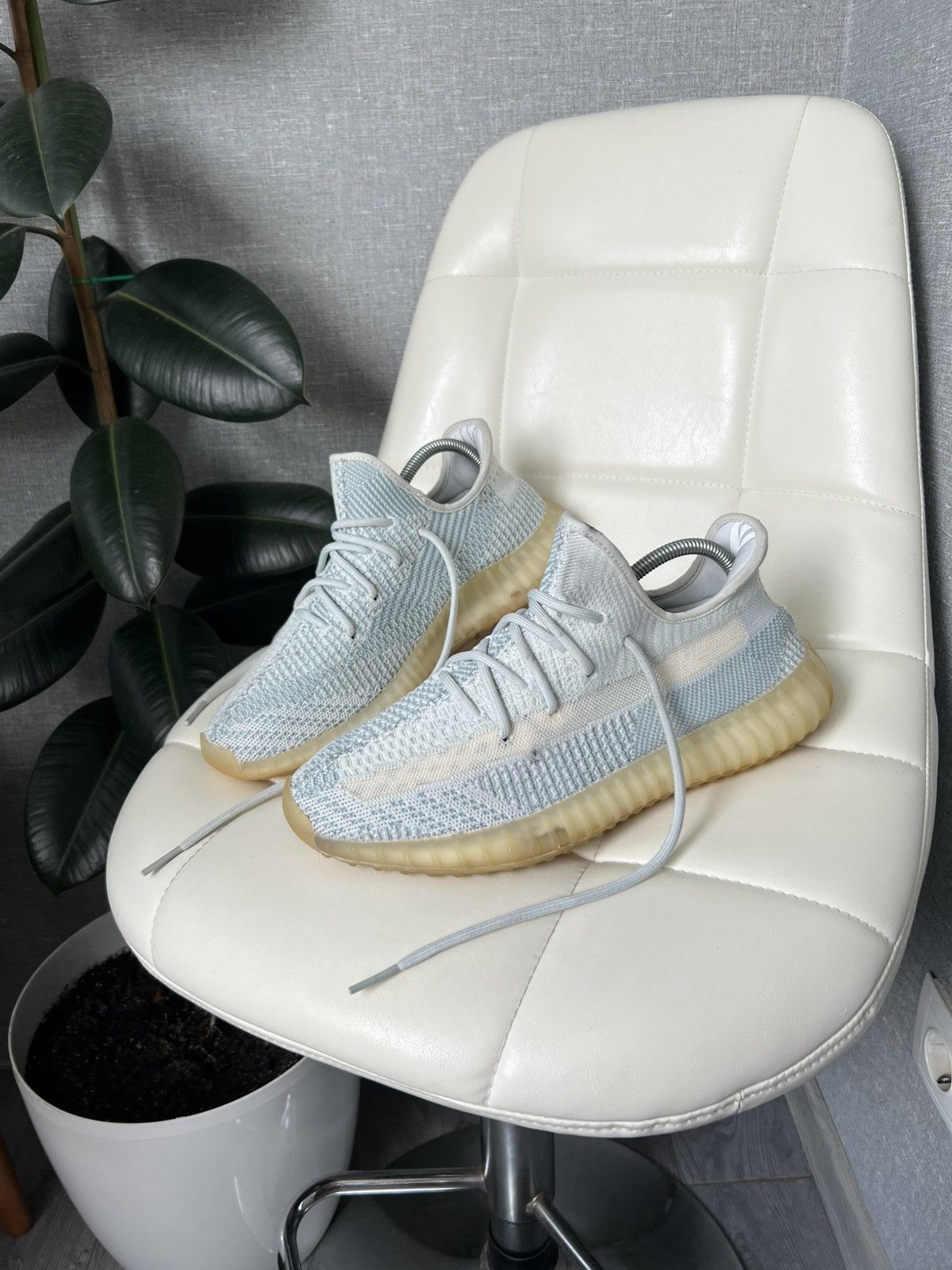 Yeezy 350 Cloud White Outfit Adidas Yeezy Boost 350 V2 Cloud White