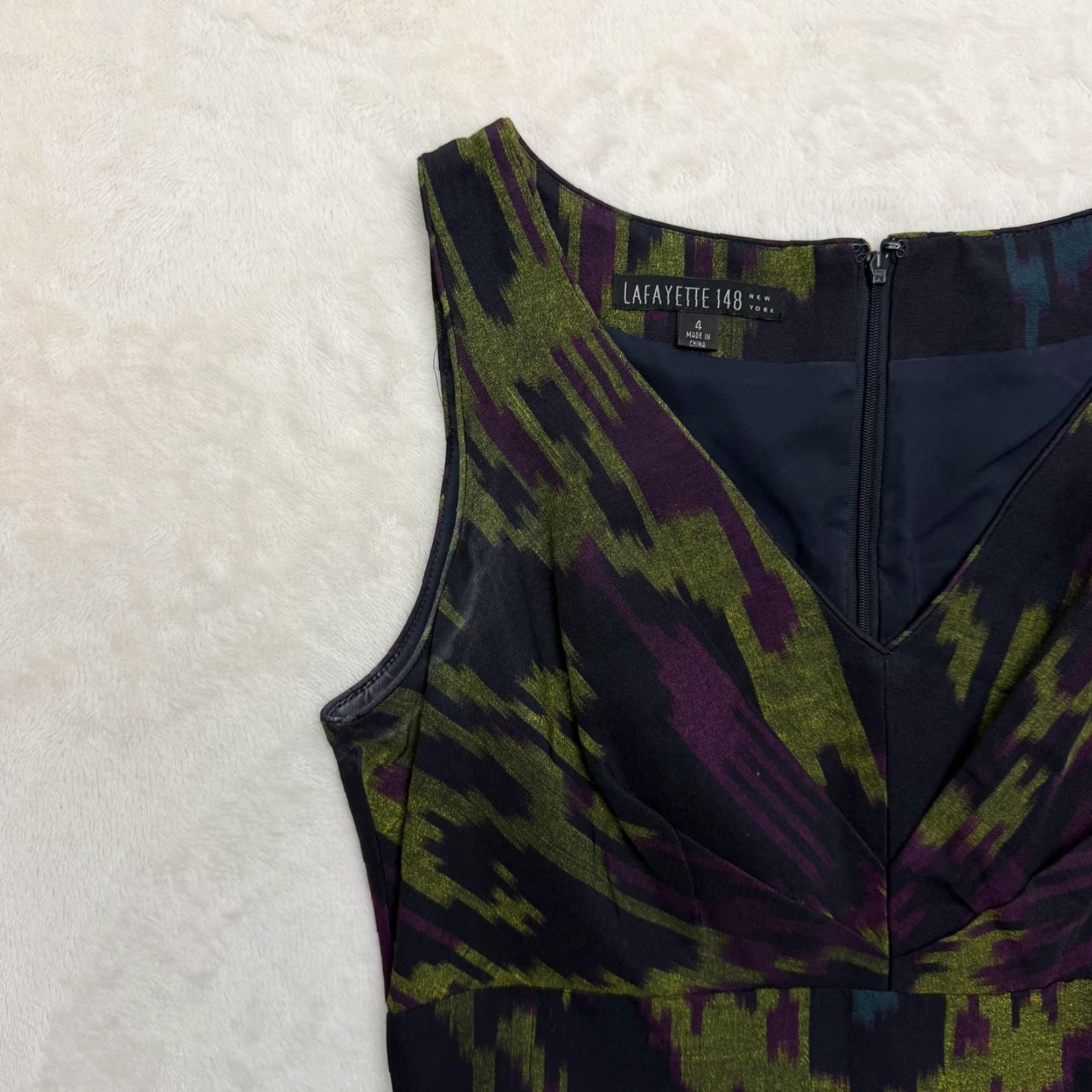 Vintage VINTAGE Lafayette 148 New York Dress Womens 4 Black Ikat Sheath V Neck Lined Knee Length Size S / US 4 / IT 40 - 5 Thumbnail