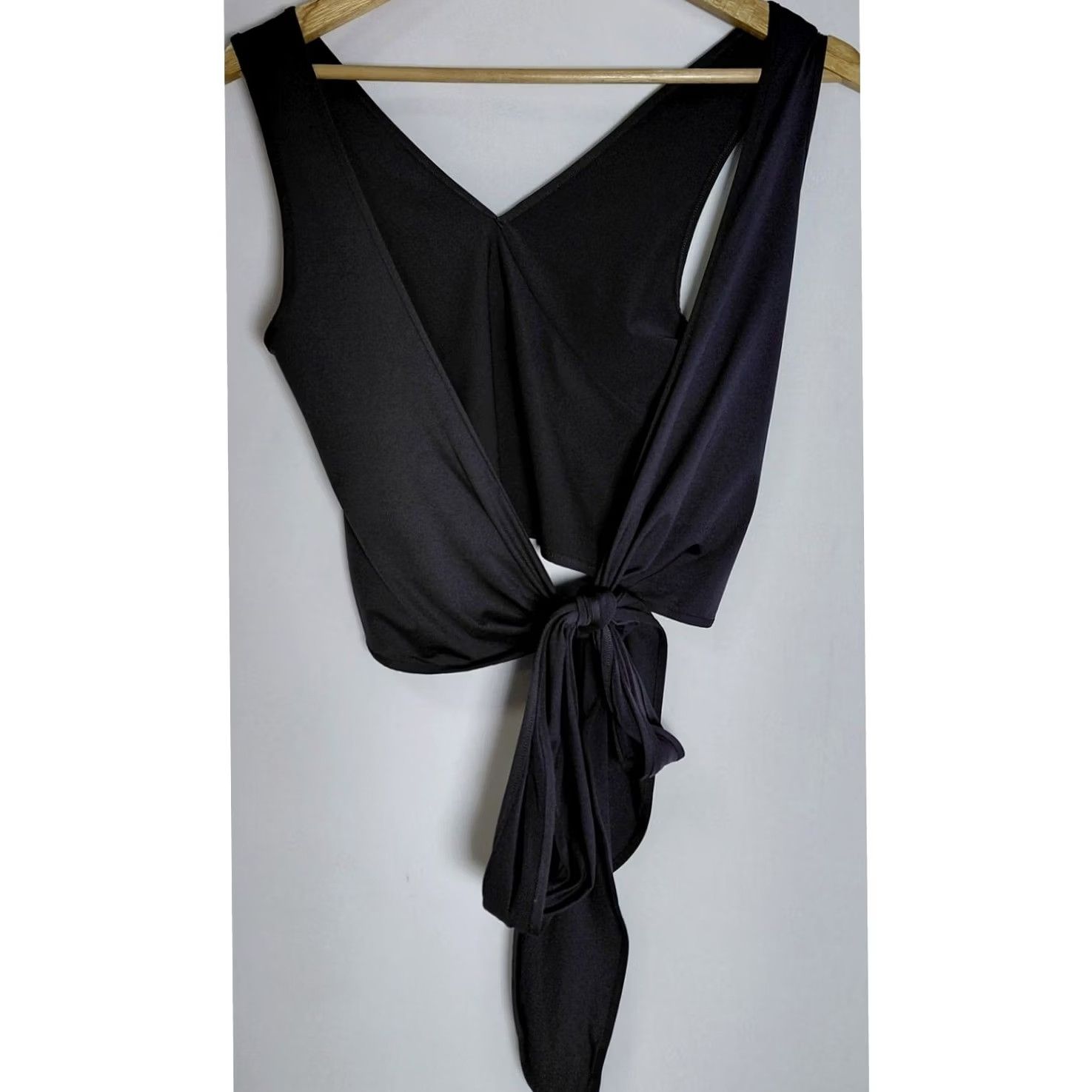 Lululemon Lululemon Tip Black Wrap Tank Top Sleeveless Women Size M / US 6-8 / IT 42-44 - 2 Thumbnail