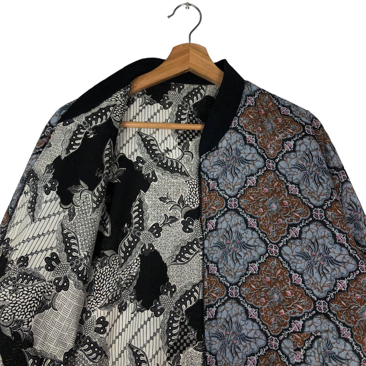 Japanese Brand 🔥90’s Vintage Bomber Jacket Batik Design Reversible Japan Size US M / EU 48-50 / 2 - 11 Thumbnail