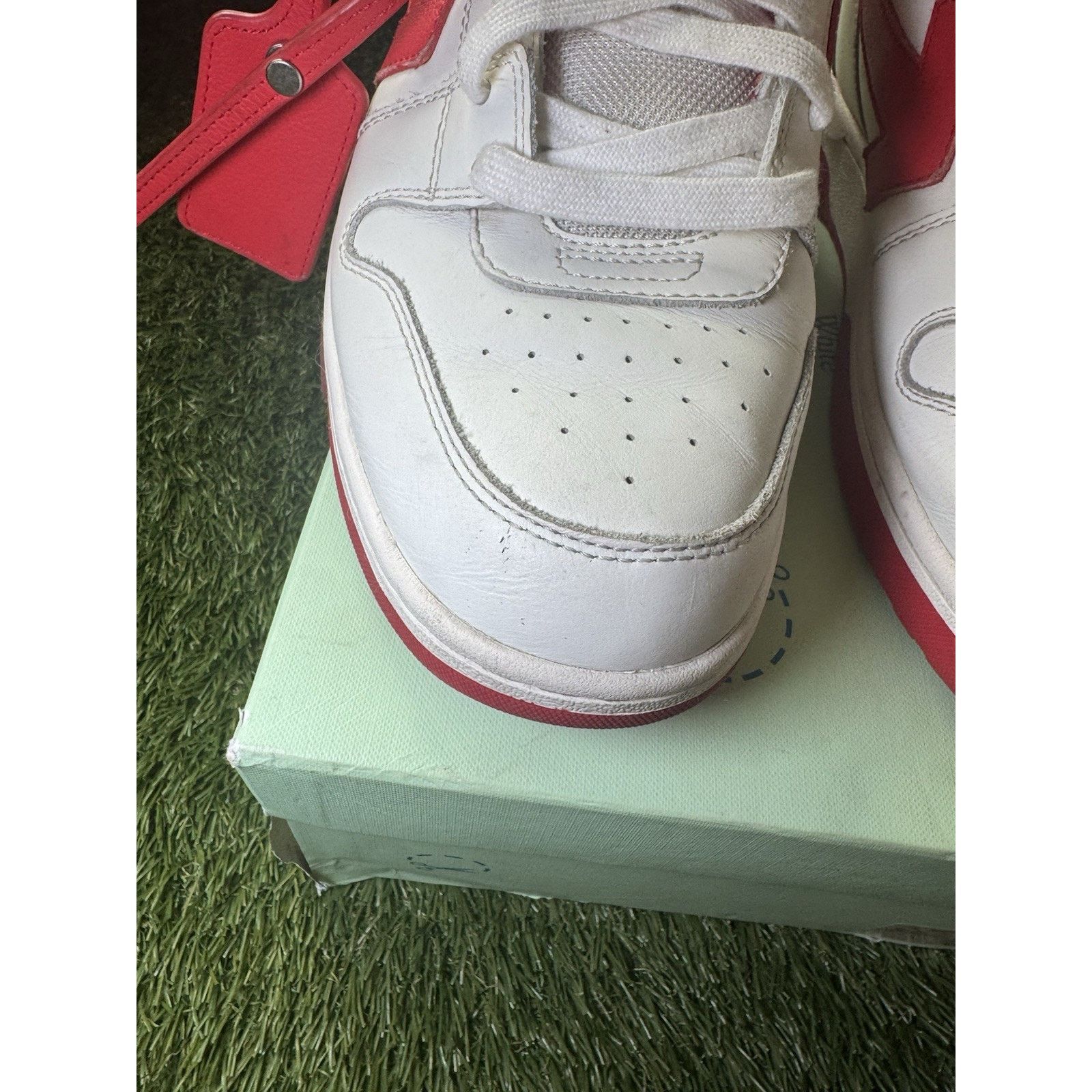 Off-White Off-White Out of Office Low White Red Size 42 EU / 9 US Men Size US 9 / EU 42 - 5 Thumbnail