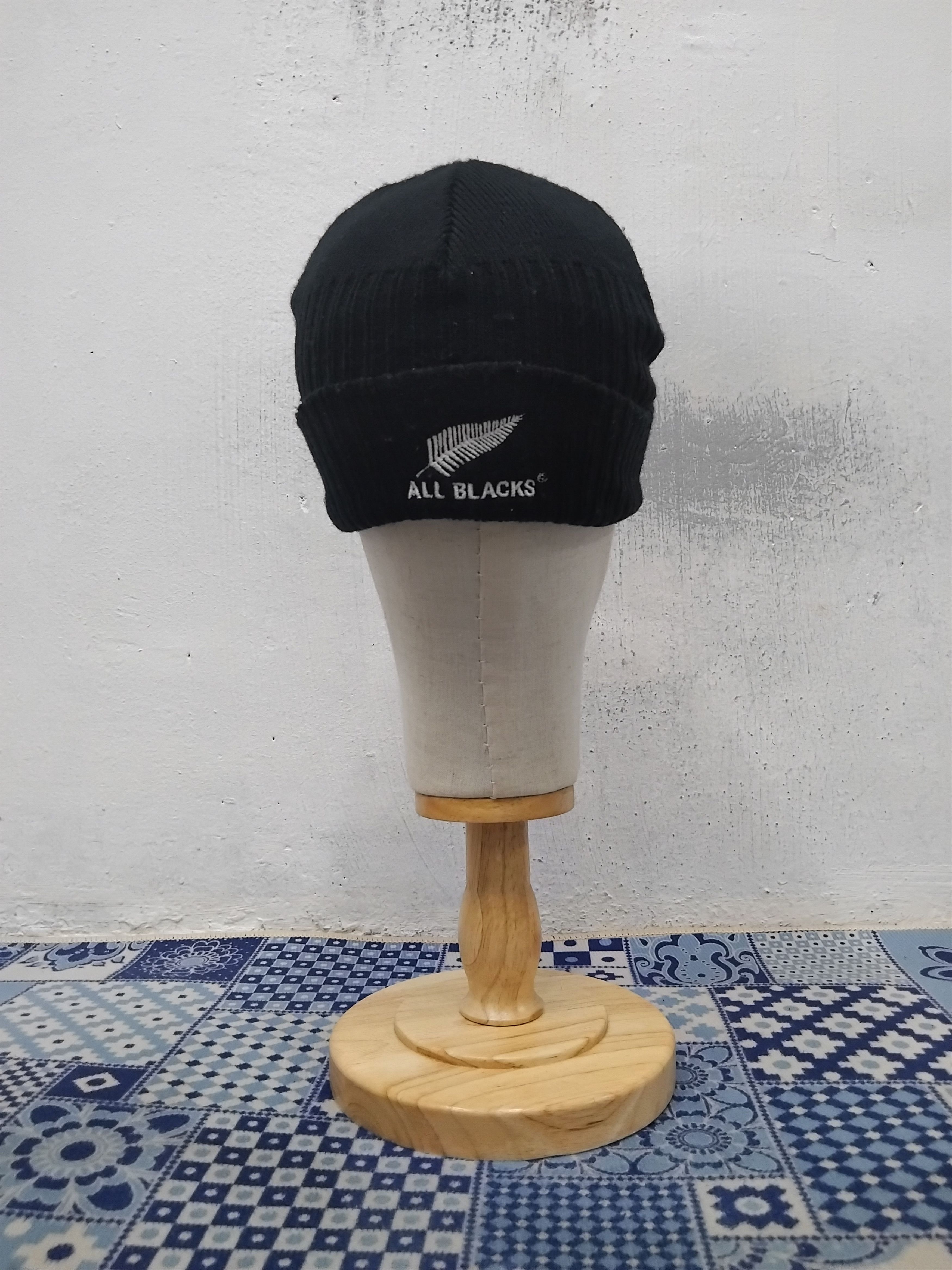 Adidas All black x Adidas black colour beanie hat Size ONE SIZE - 7 Thumbnail