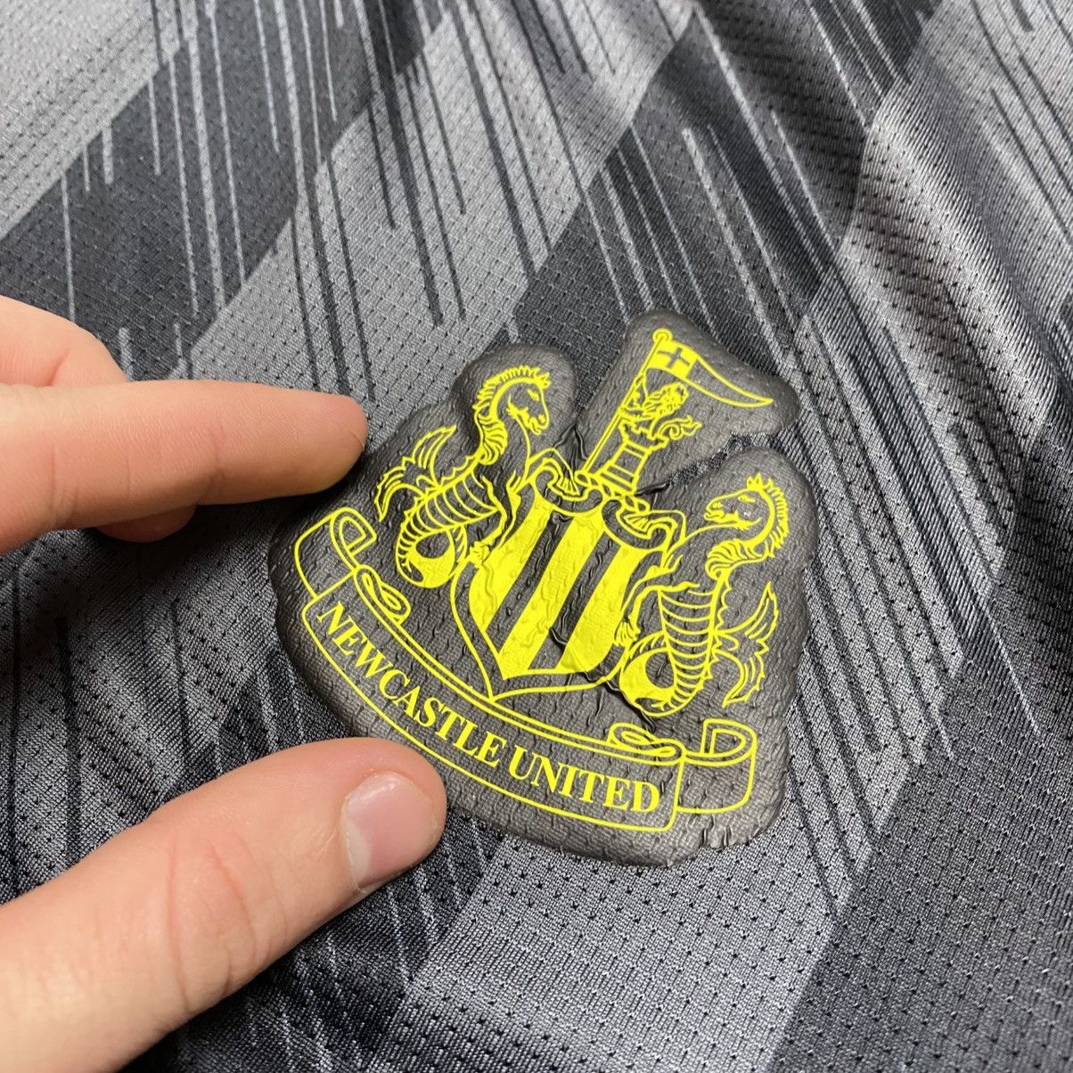 Vintage Vintage Castore Newcastle United Small logo soccer jersey Size US XL / EU 56 / 4 - 3 Thumbnail