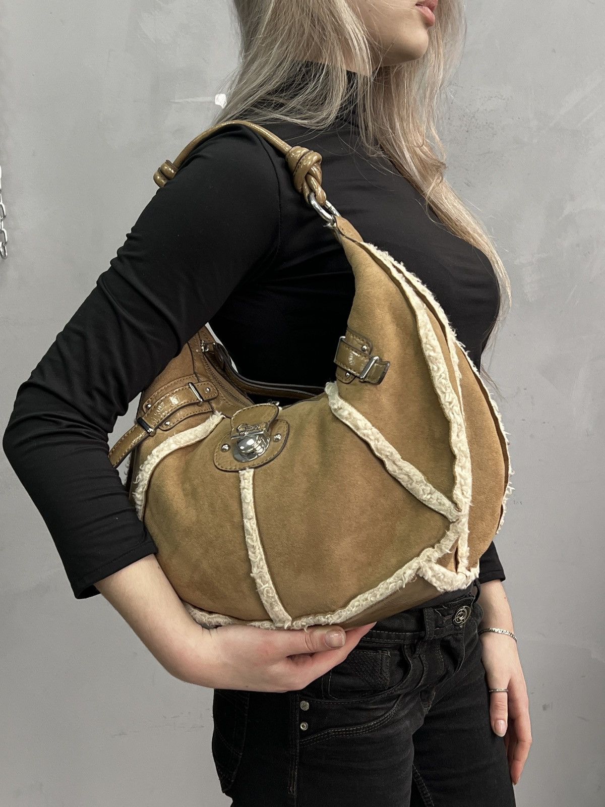 Guess Vintage Guess fashion hand bag fashion hype y2k Size ONE SIZE - 1 Thumbnail