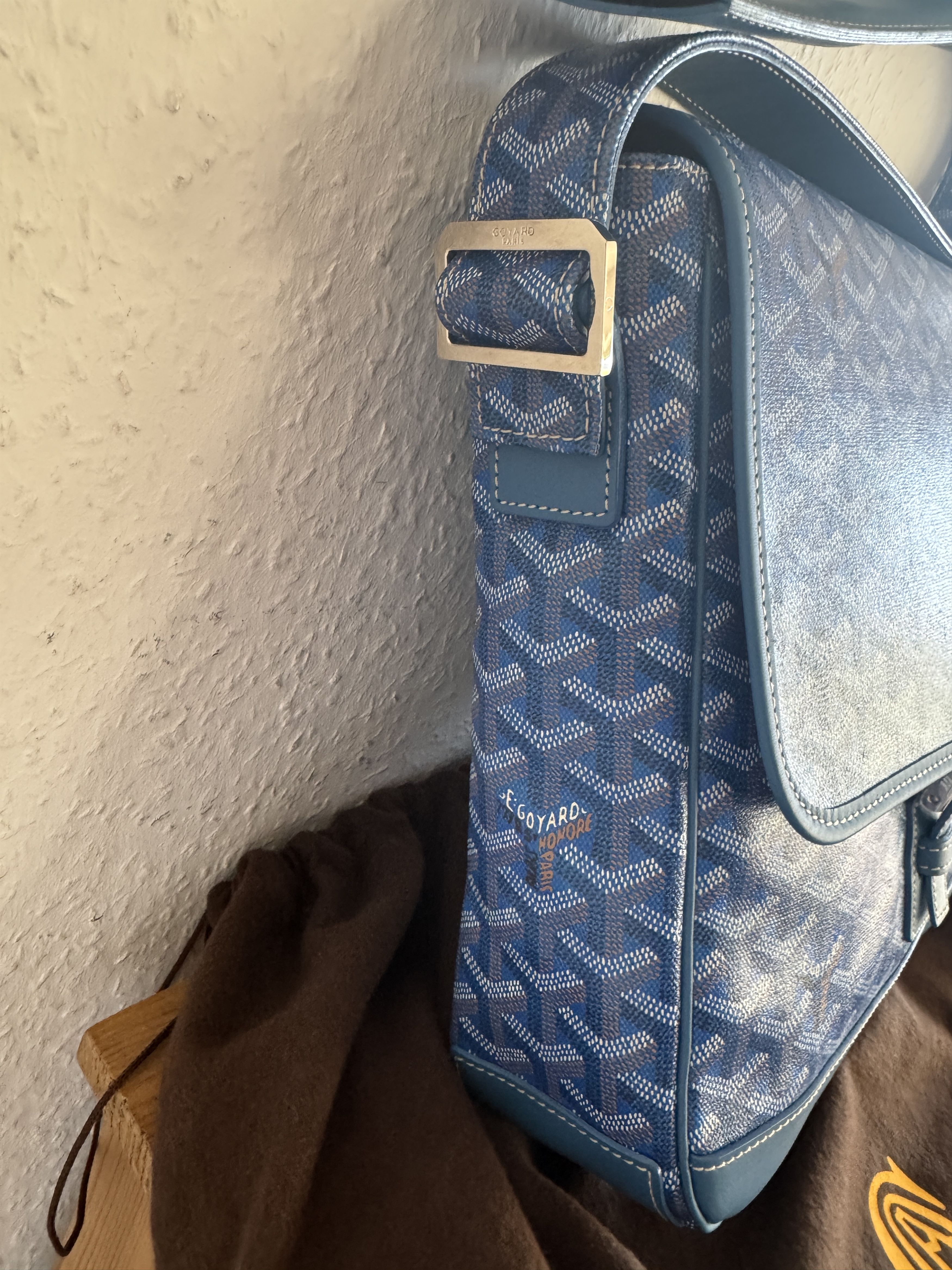 Grand Bleu MM Messenger Bag – Sky Blue
