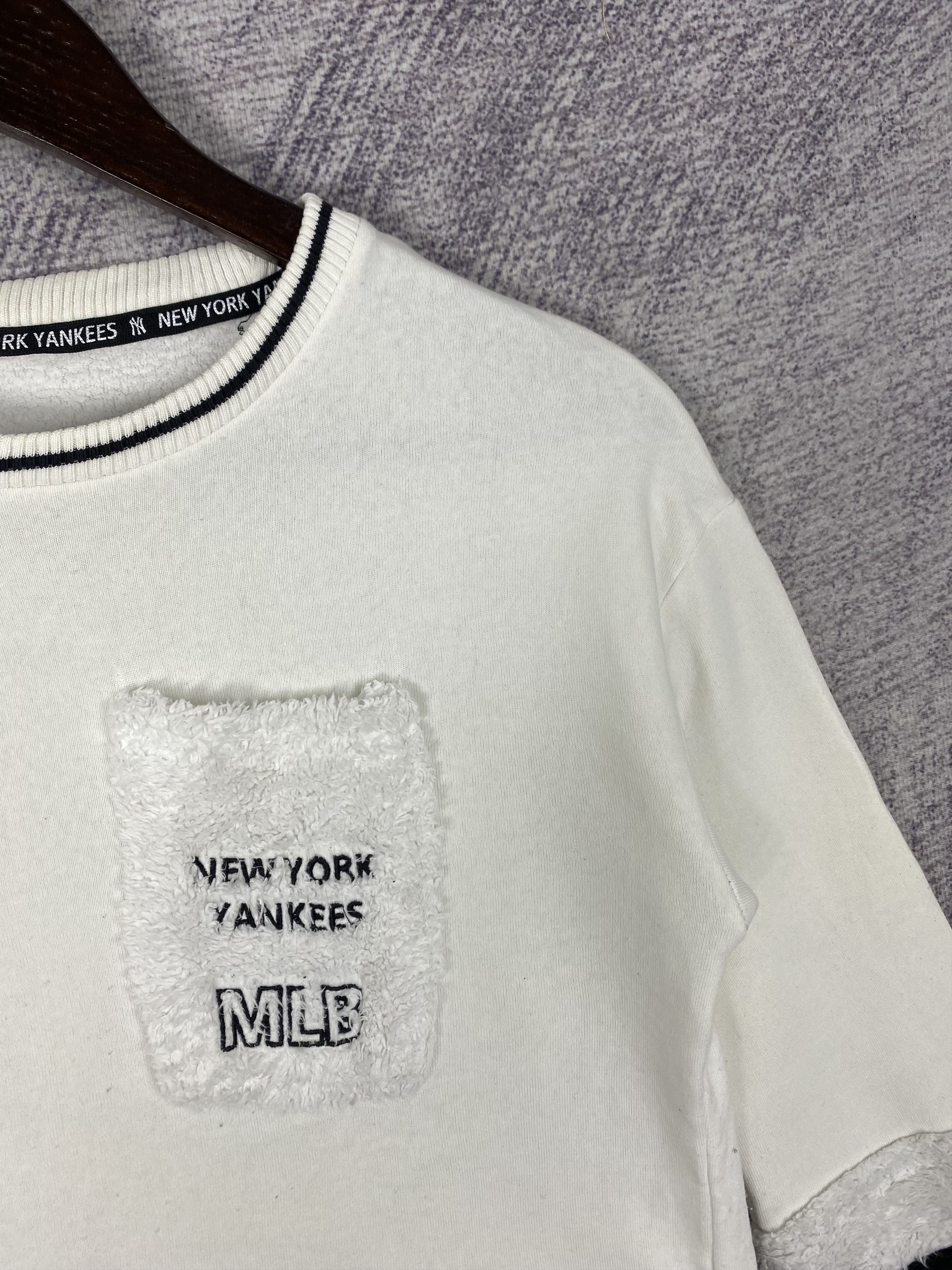 New York Yankees New York Yankees Crewneck Long Sleeve Sweatshirts Size XS / US 0-2 / IT 36-38 - 3 Thumbnail