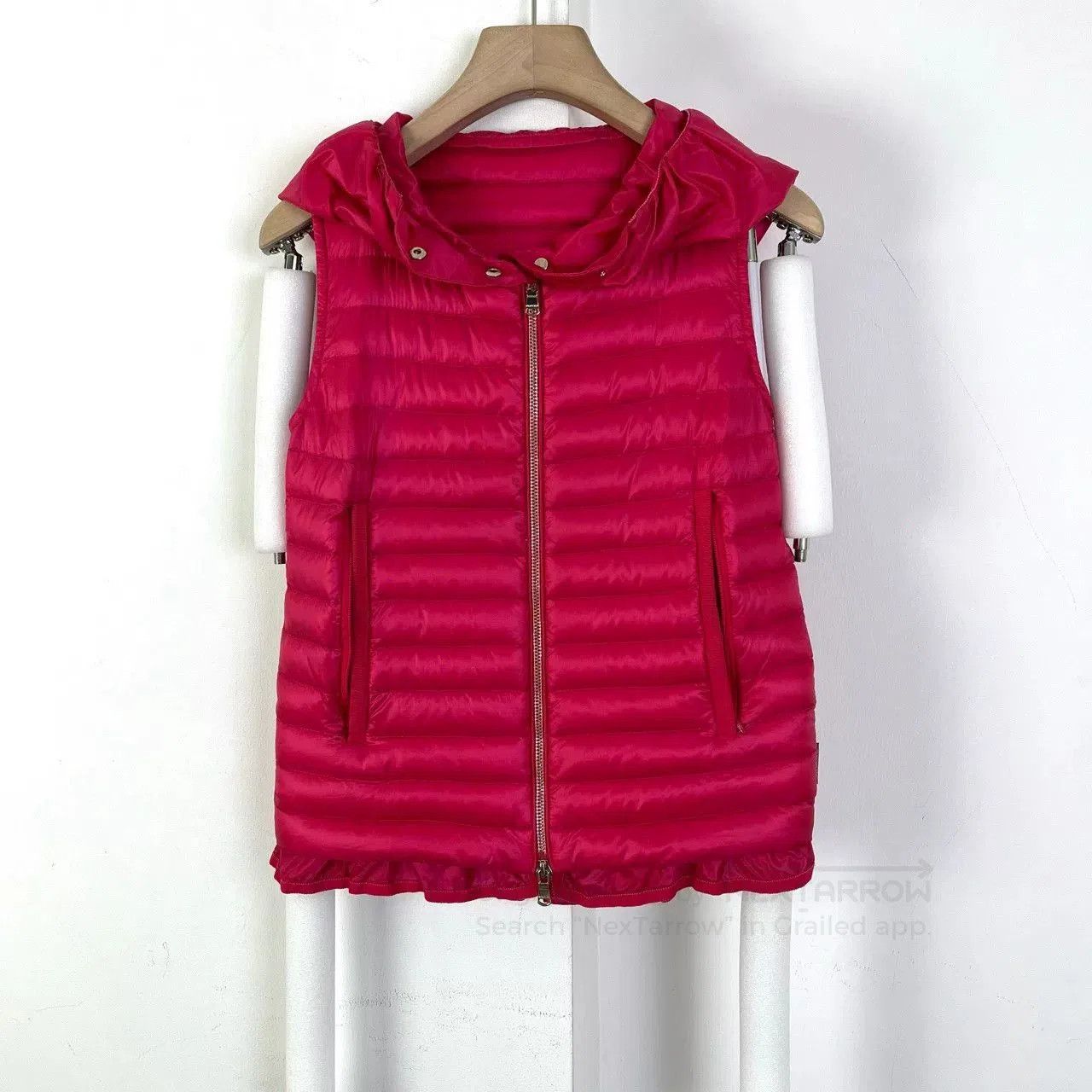 Moncler Moncler Hooded Ruffle Down Vest. Size XS / US 0-2 / IT 36-38 - 1 Thumbnail