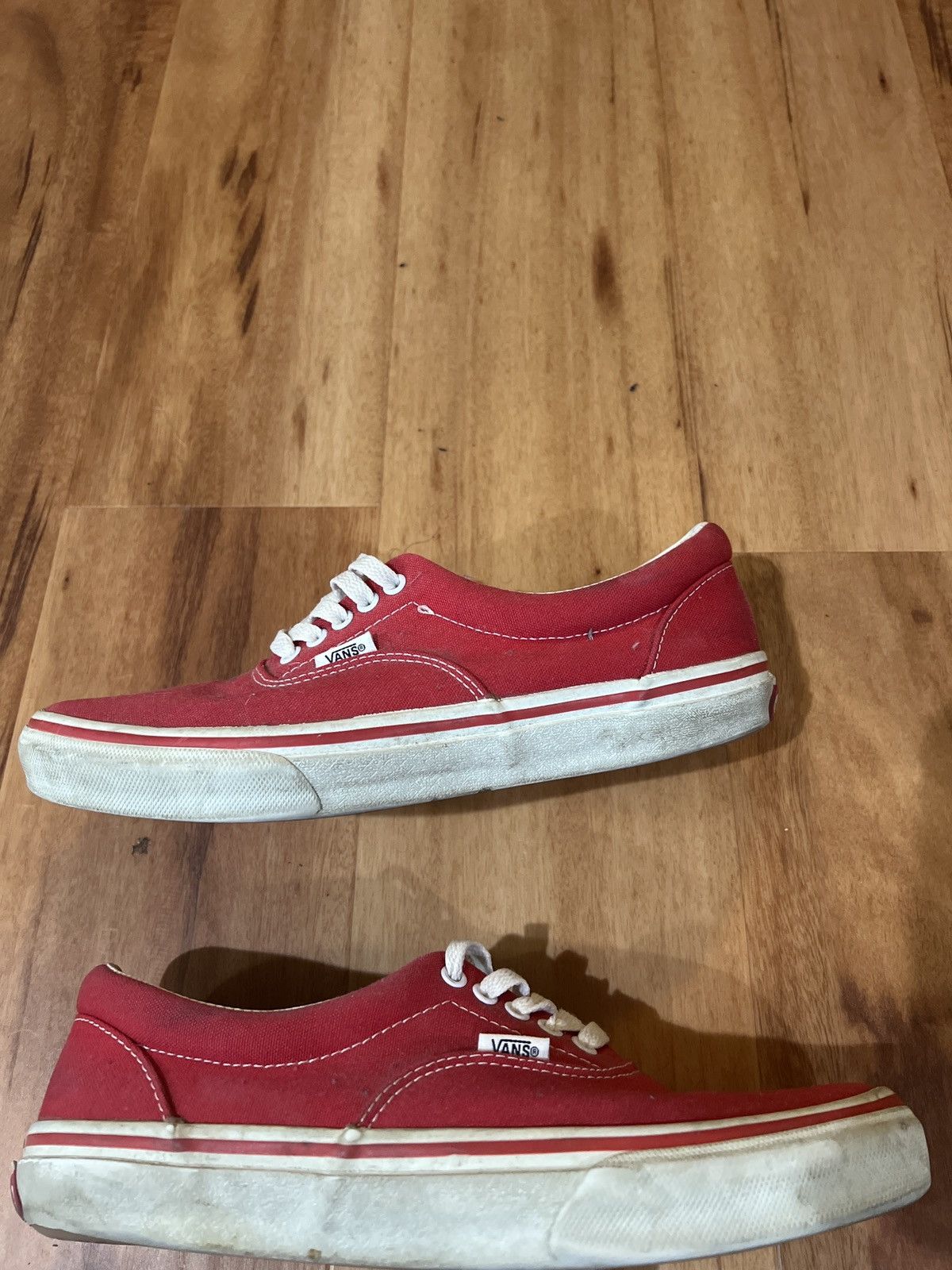 Vans Vans - Red Classic Sz 8.5 Size US 8.5 / EU 41-42 - 1 Thumbnail