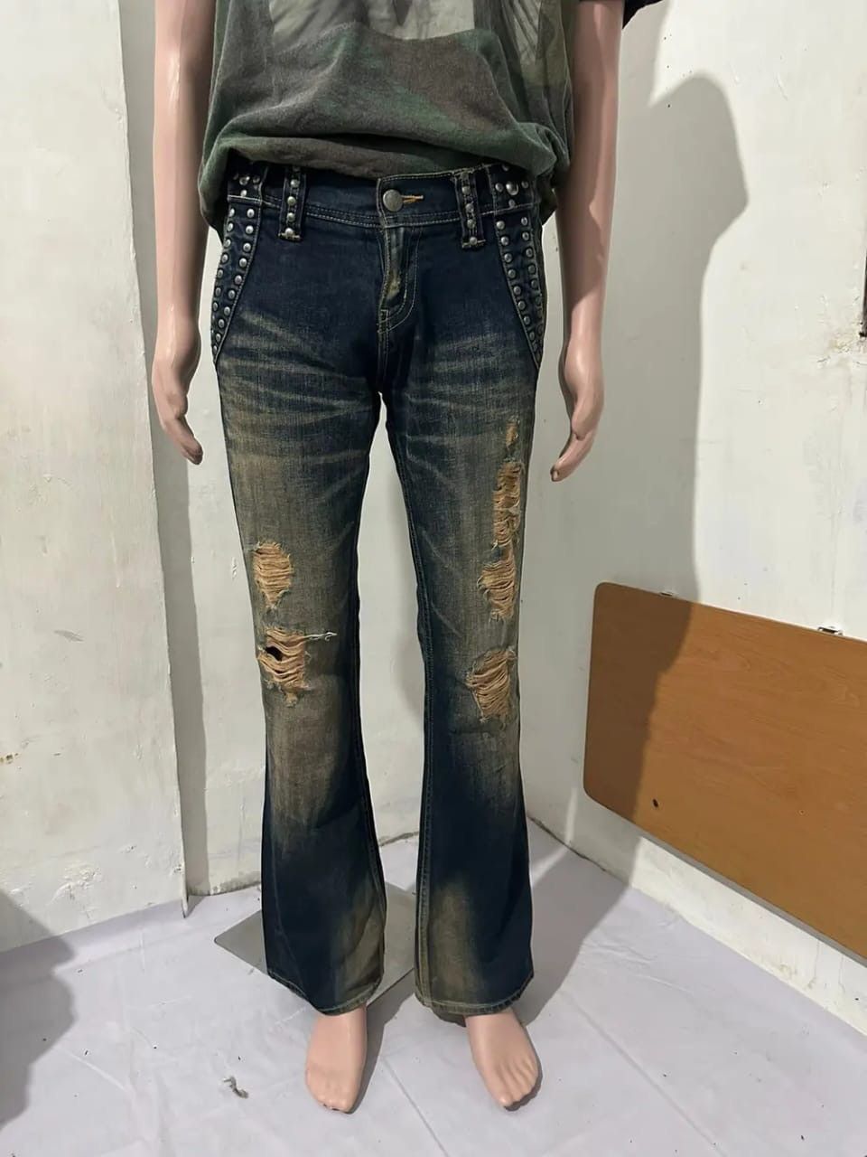Vanquish Rare!!! Vanquish Japan studded Distressed FLared Mud Denim Size US 29 - 15 Thumbnail