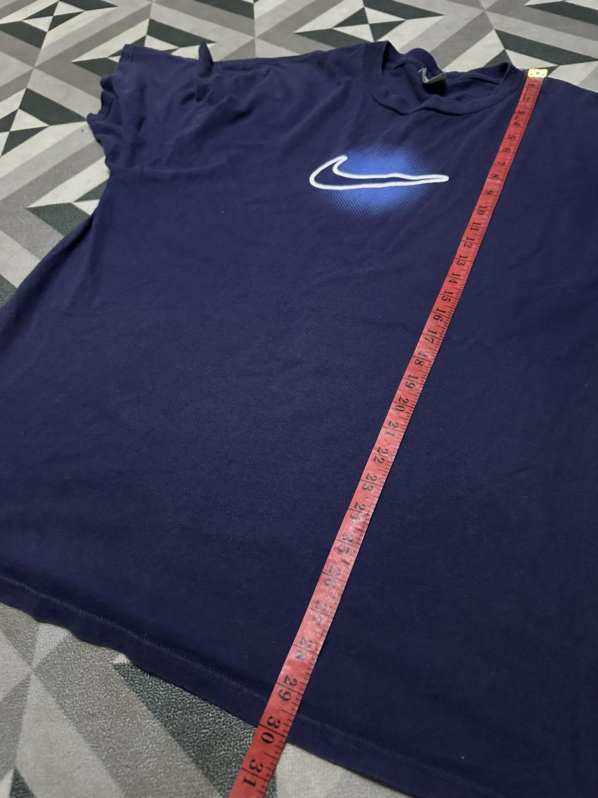 Nike vintage 90's Nike Big Swoosh Sportswear t-shirt in navy blue Size US XL / EU 56 / 4 - 9 Thumbnail