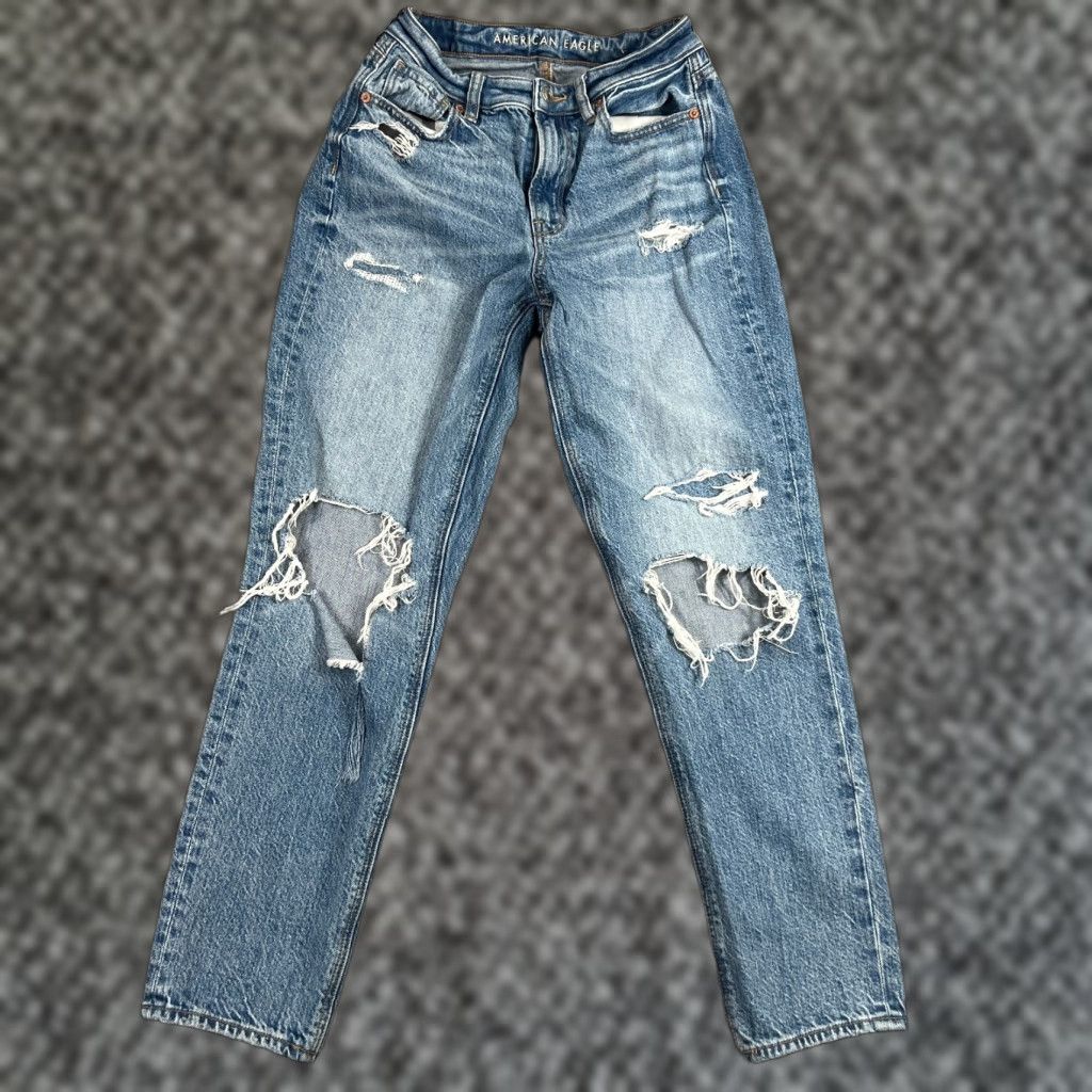 American Eagle Outfitters American Eagle Mom Jeans Women's Size 2 Light Wash Distressed 29" Inseam Blue Denim Size 26" / US 2 / IT 38 - 1 Thumbnail