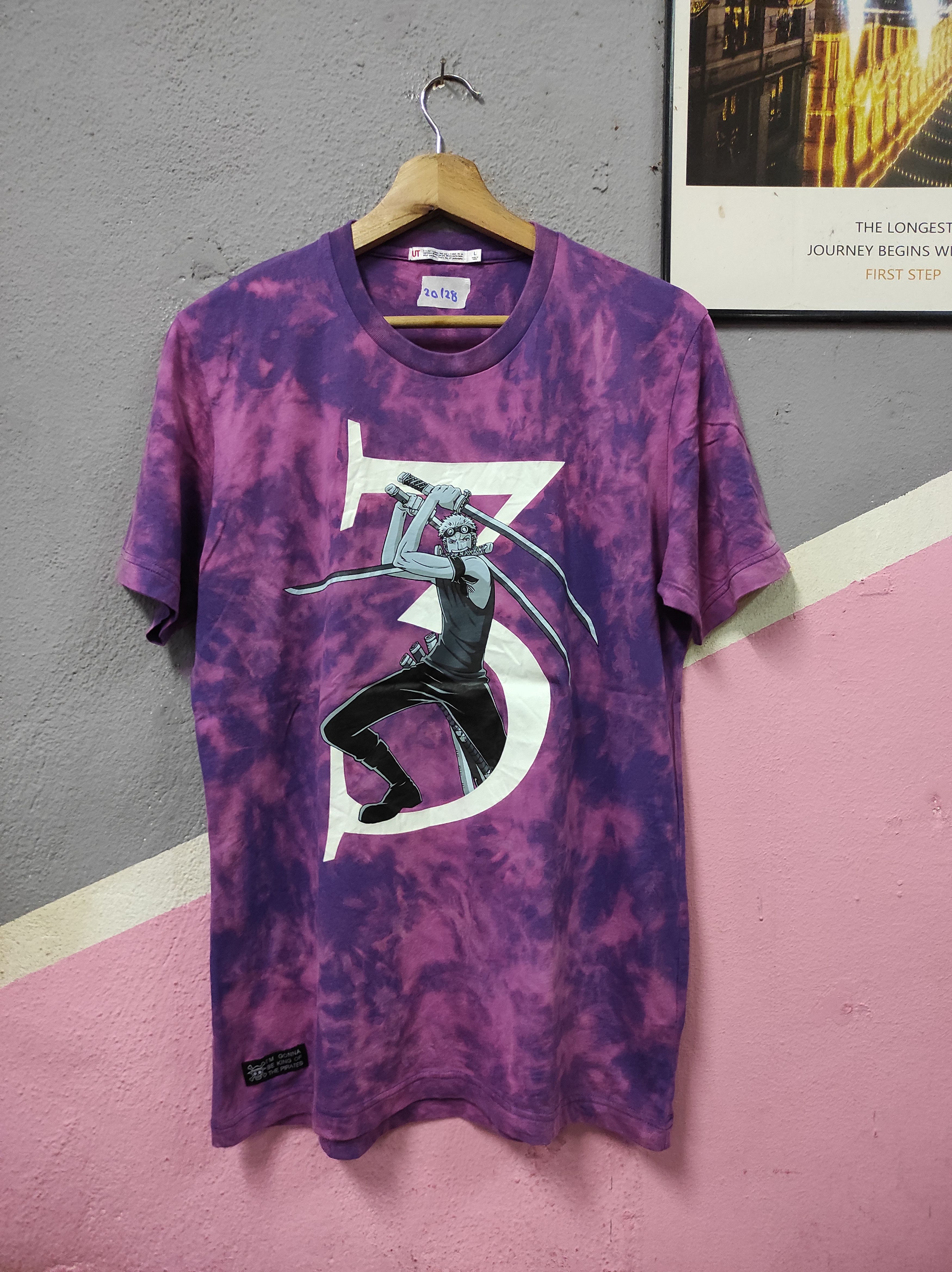 One Piece × Uniqlo UNIQLO X ONE PIECE RORONOA ZORO ANIME T-SHIRT TIE DYE Size US L / EU 52-54 / 3 - 1 Thumbnail