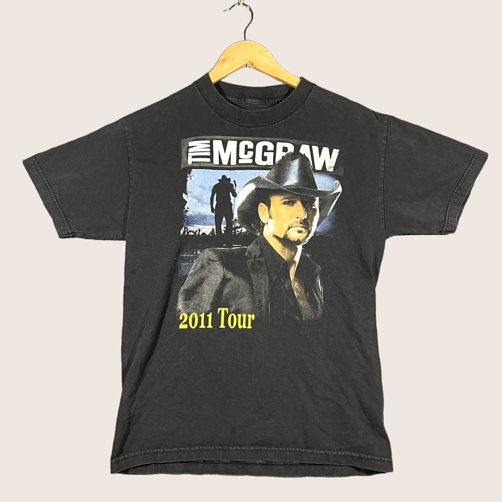 Vintage Tim McGraw 2011 Tour Shirt Mens M Black Cotton T-Shirt Graphic Print Size US M / EU 48-50 / 2 - 1 Thumbnail