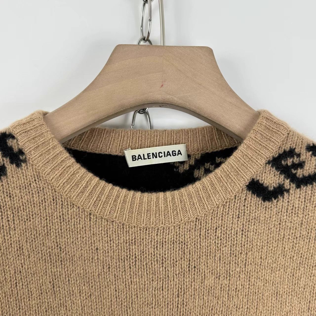 Balenciaga Balenciaga All-Over Logo Camel Sweater K12 Size US XS / EU 42 / 0 - 3 Thumbnail
