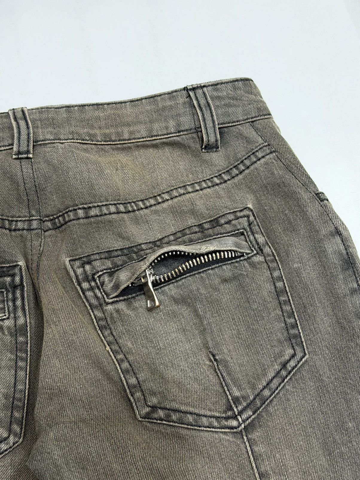 Balmain BALMAIN Decarnin SS 2010 Oil Stained Runway Biker Zip Jeans Size US 28 / EU 44 - 22 Thumbnail