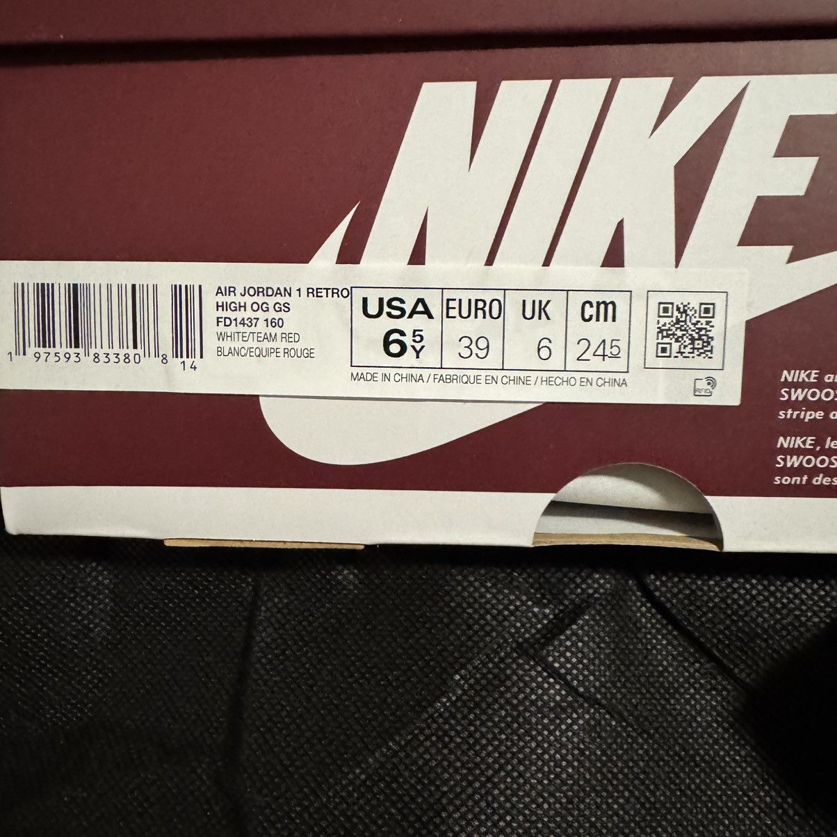 Jordan Brand Nike Air Jordan 1 Retro High OG GS White/Team Red Size 6.5 Y Size US 6.5 / EU 39-40 - 9 Thumbnail
