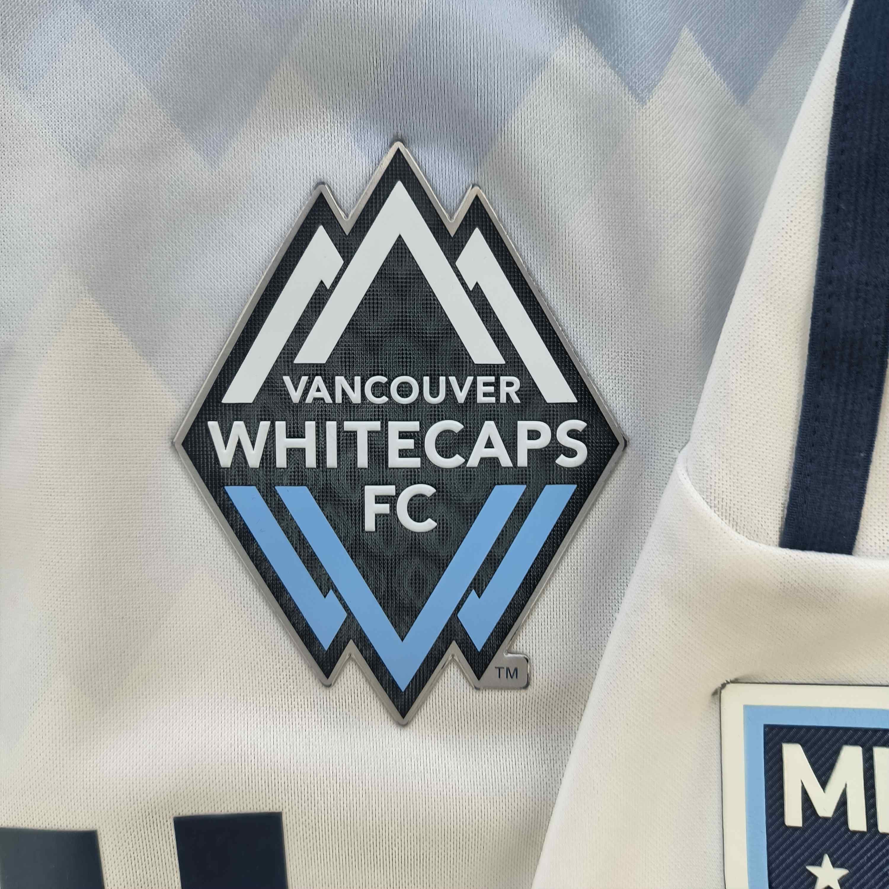Adidas Vancouver Whitecaps 2015-16 Adidas home football jersey sz L Size US L / EU 52-54 / 3 - 4 Thumbnail