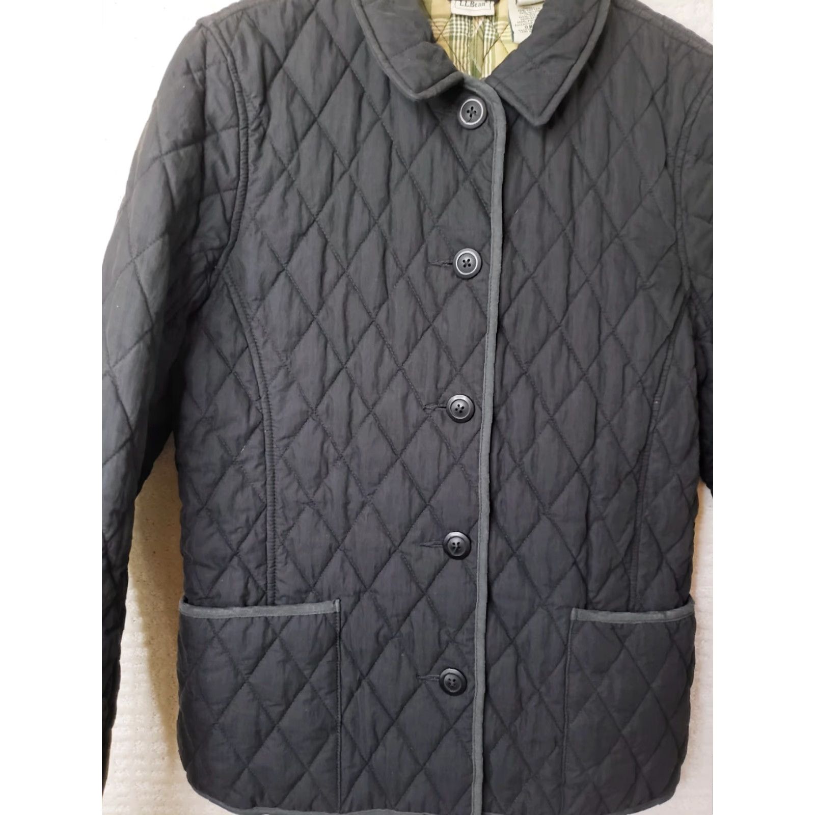 Vintage VINTAGE L.L.Bean Women's M Petite Black Quilted Thermore Button Up Classic Jacket 0BDA1 Size M / US 6-8 / IT 42-44 - 4 Thumbnail