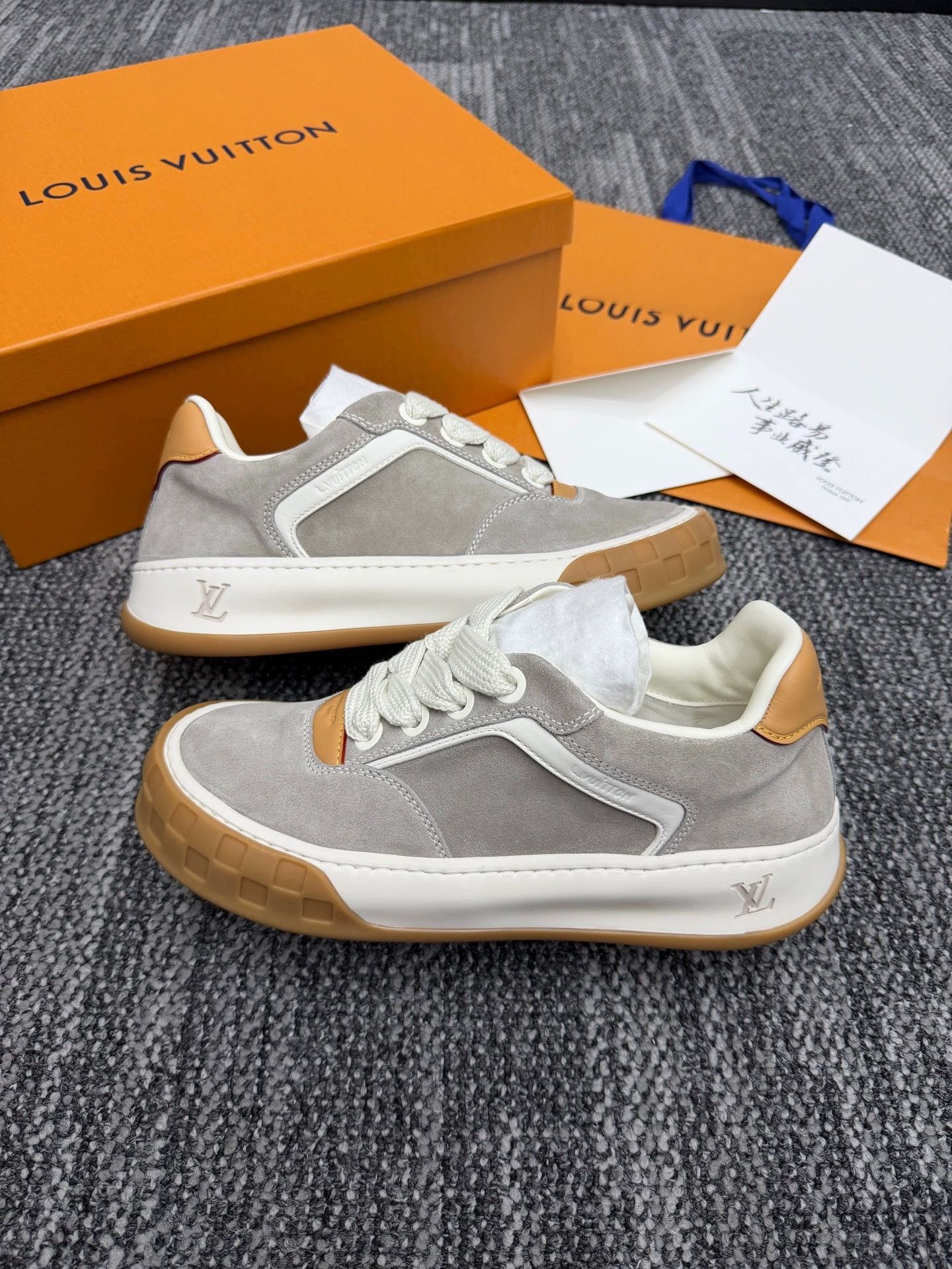Louis Vuitton Louis Vuitton Tilted Suede Calfskin Sneaker 42 New Size US 9 / EU 42 - 3 Thumbnail