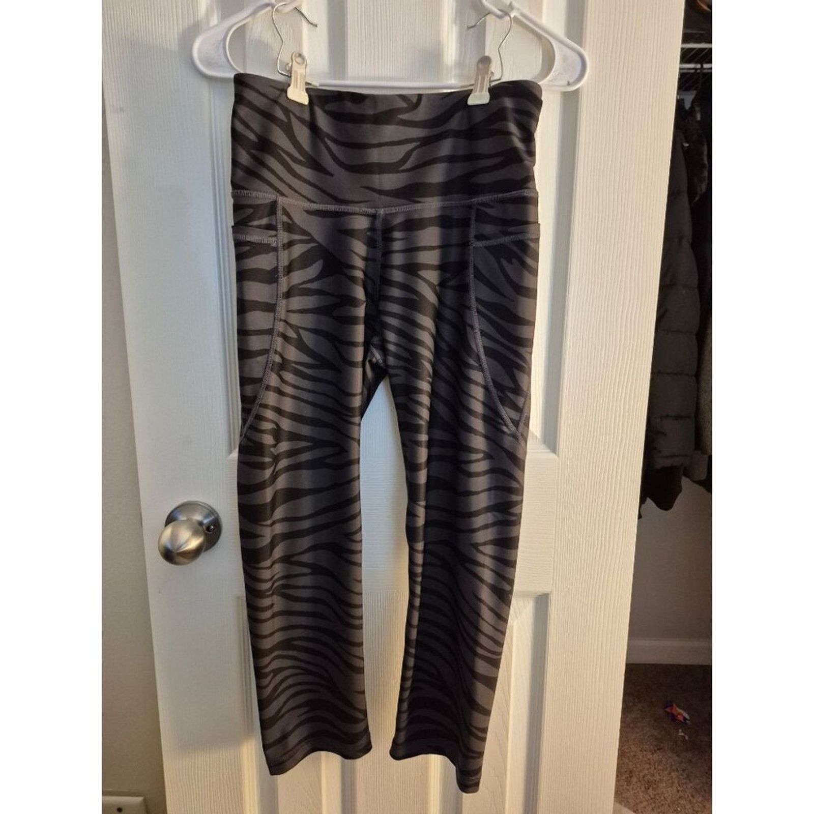 Old Navy Old Navy Active Powersoft 7/8 Side-Pocket Leggings - Size M Size 30" / US 8 / IT 44 - 1 Thumbnail