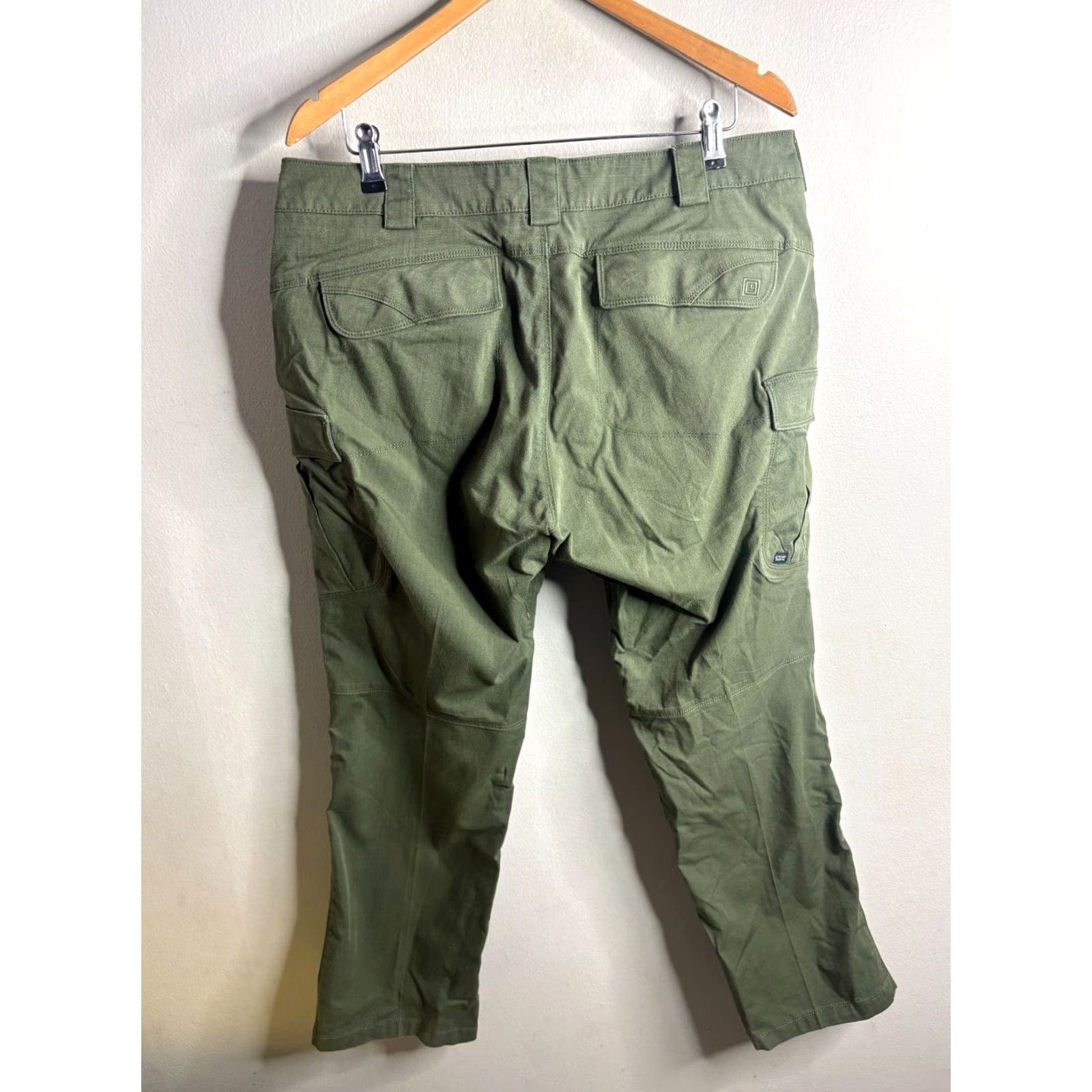 Vintage 5.11 Tactical Pants Womens 18 Regular Green Cargo Ripstop Outdoor Hiking Pants Women Regular 5.11 Tactical Green Cargo Size 40" / US 18 - 4 Thumbnail