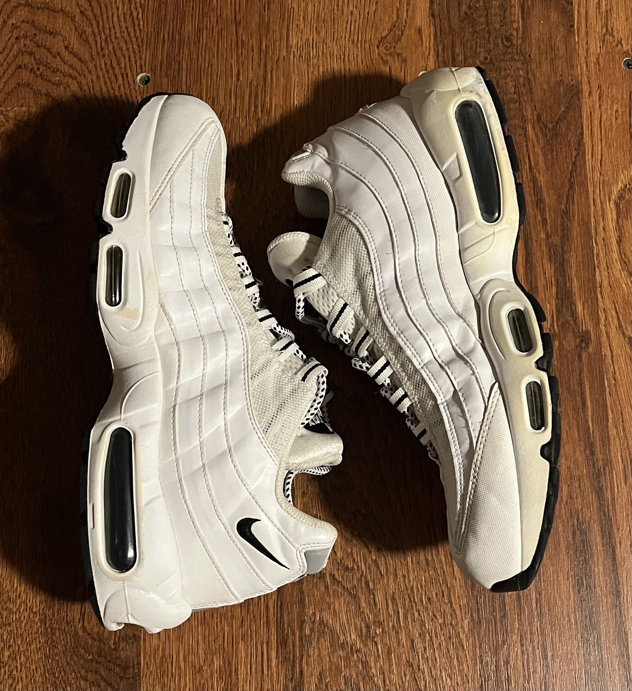 Nike Nike Air Max 95 White Black Running Shoes Size US 11 / EU 44 - 2 Thumbnail
